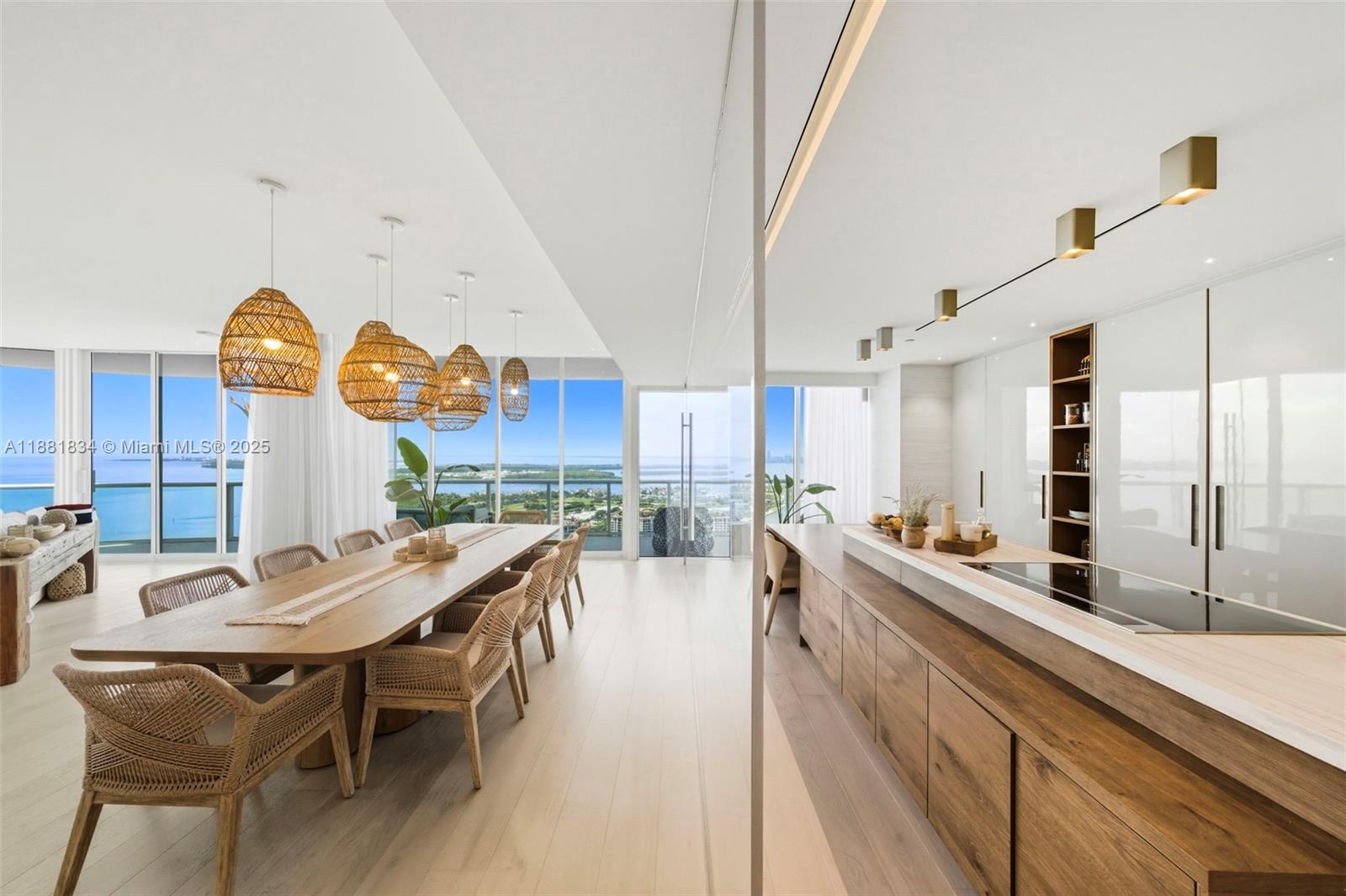 100 S Pointe Dr #3803 Miami Beach, FL 33139 100 S Pointe Dr #3803 Miami Beach, FL 33139