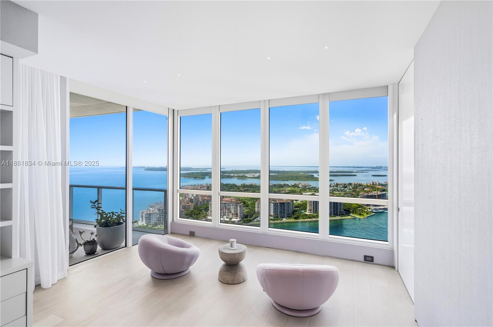 100 S Pointe Dr #3803 Miami Beach, FL 33139 100 S Pointe Dr #3803 Miami Beach, FL 33139