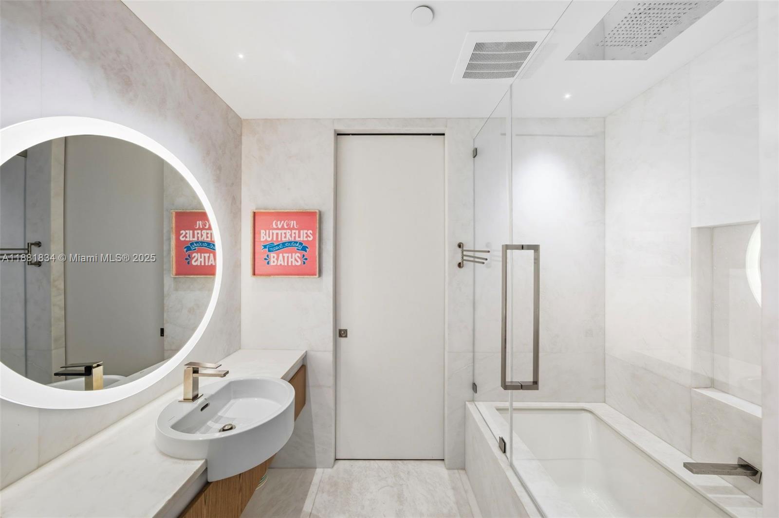 100 S Pointe Dr #3803 Miami Beach, FL 33139 100 S Pointe Dr #3803 Miami Beach, FL 33139