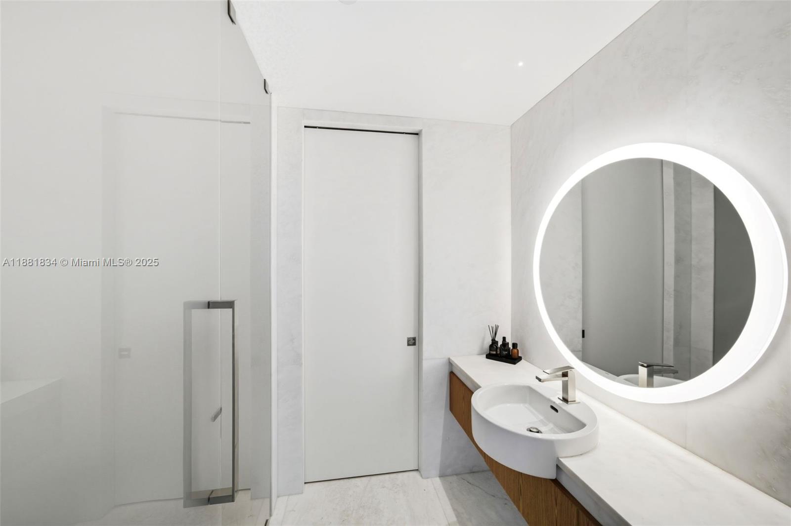 100 S Pointe Dr #3803 Miami Beach, FL 33139 100 S Pointe Dr #3803 Miami Beach, FL 33139