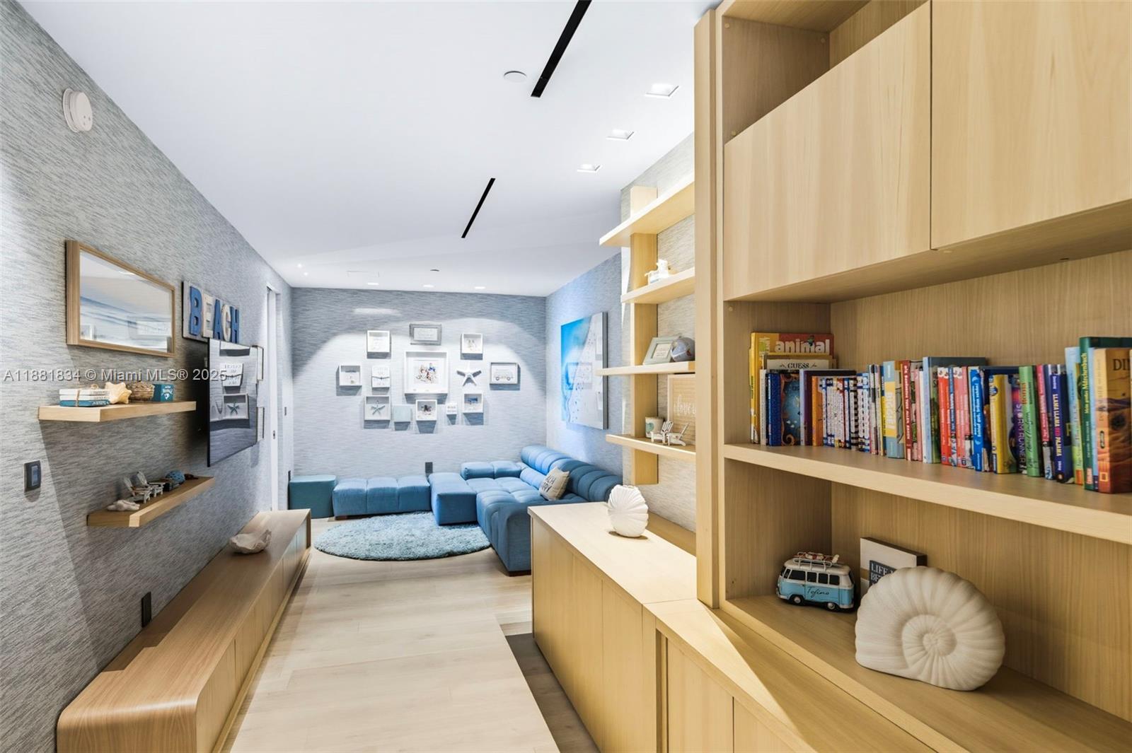 100 S Pointe Dr #3803 Miami Beach, FL 33139 100 S Pointe Dr #3803 Miami Beach, FL 33139