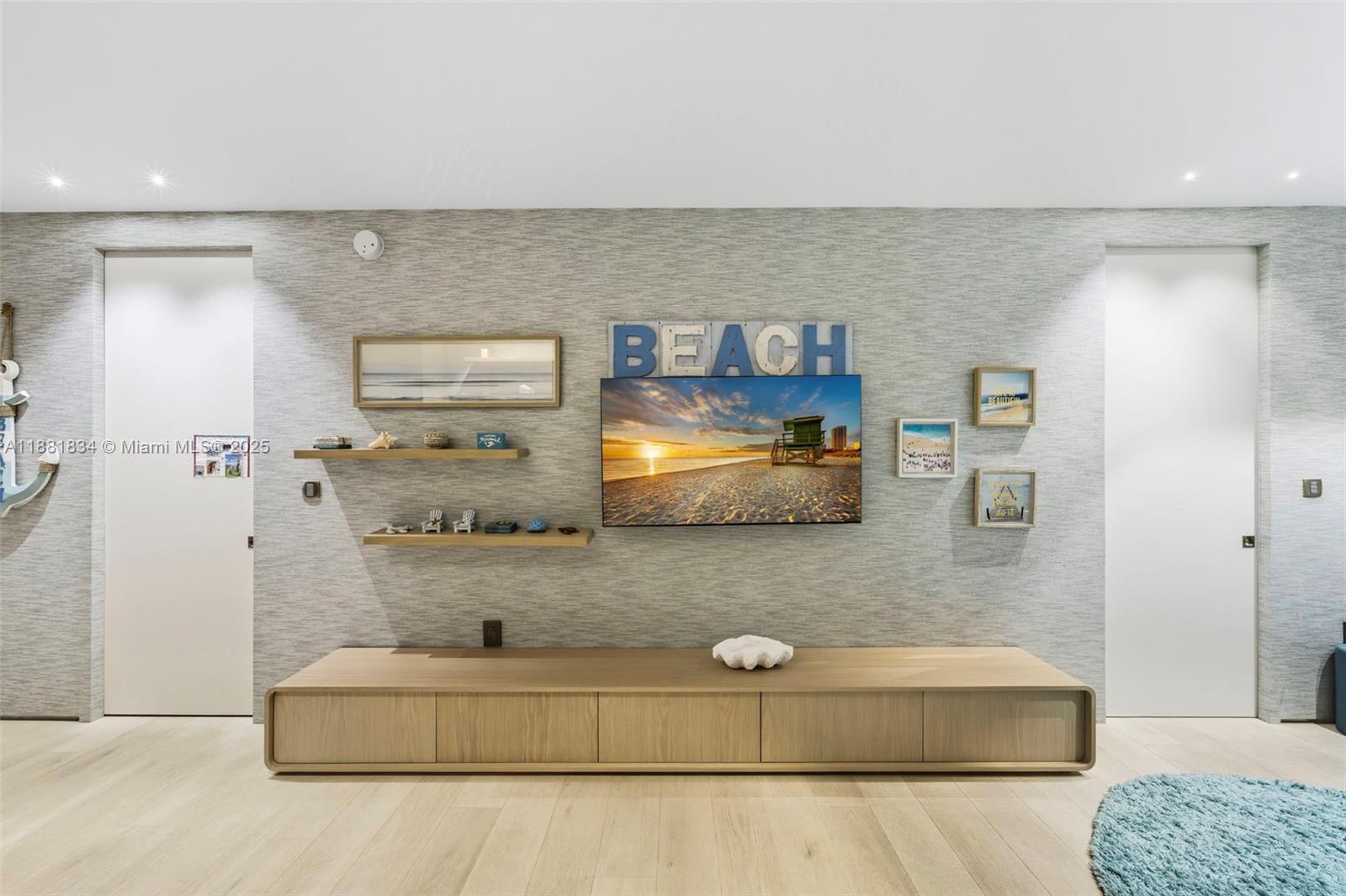 100 S Pointe Dr #3803 Miami Beach, FL 33139 100 S Pointe Dr #3803 Miami Beach, FL 33139