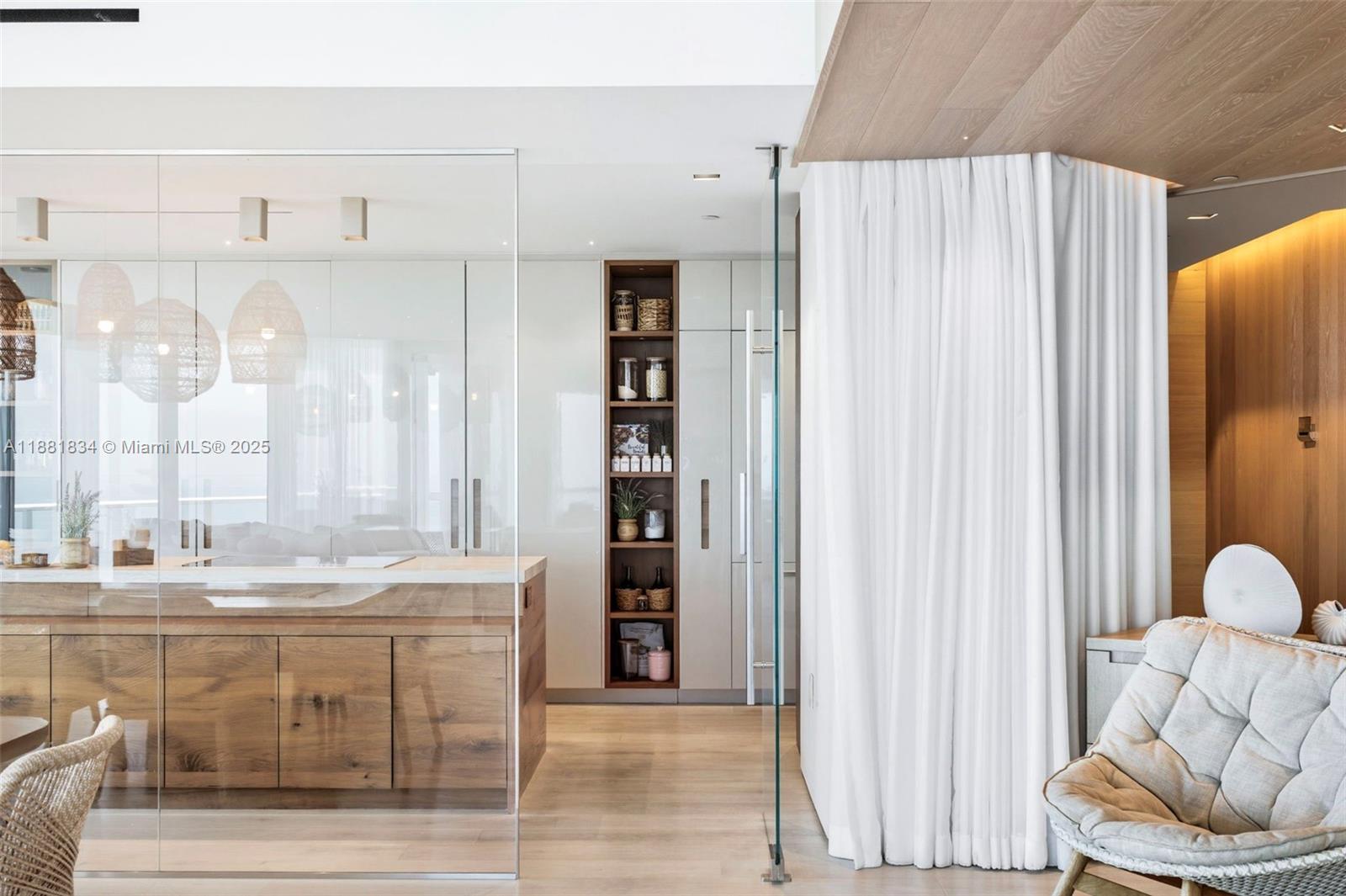 100 S Pointe Dr #3803 Miami Beach, FL 33139 100 S Pointe Dr #3803 Miami Beach, FL 33139