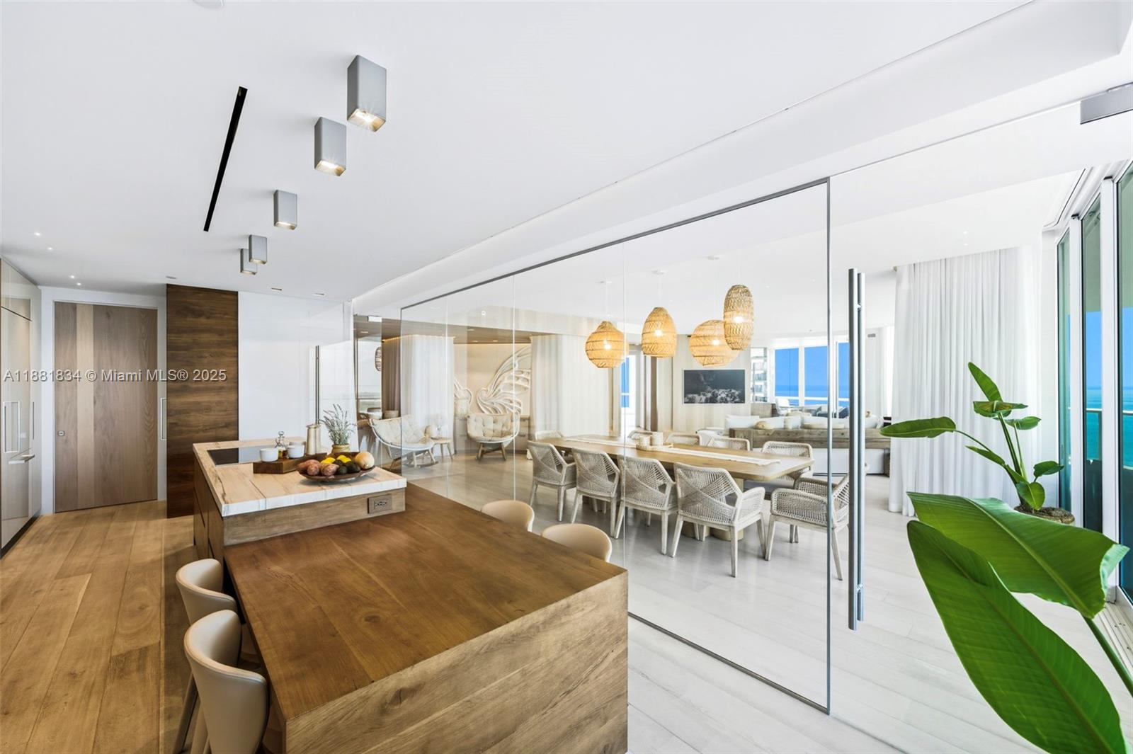 100 S Pointe Dr #3803 Miami Beach, FL 33139 100 S Pointe Dr #3803 Miami Beach, FL 33139