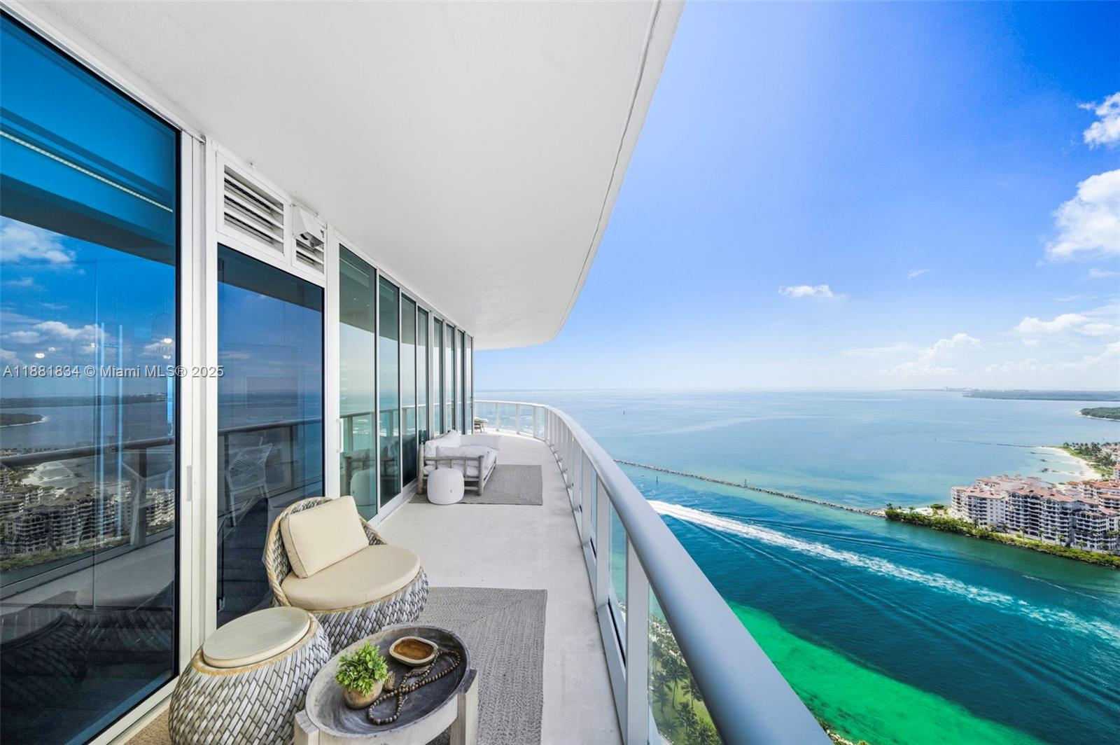 100 S Pointe Dr #3803 Miami Beach, FL 33139 100 S Pointe Dr #3803 Miami Beach, FL 33139