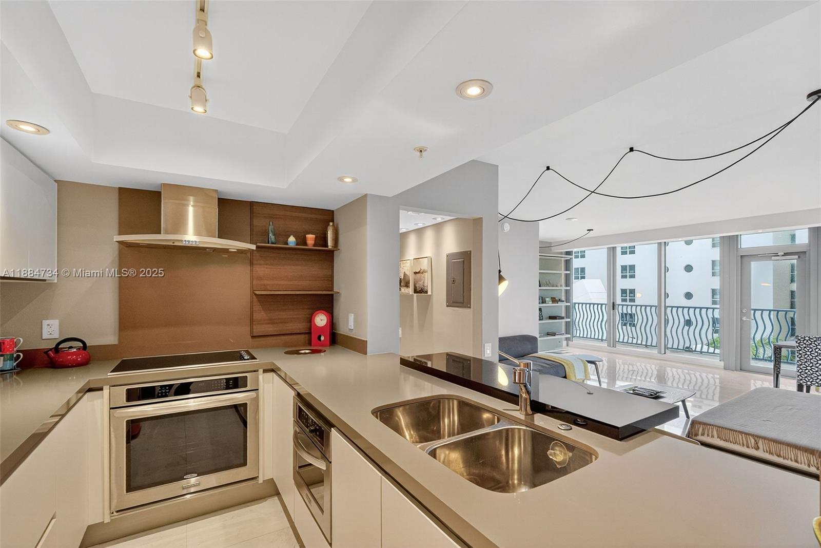 image 1500 Ocean Drive Condo1