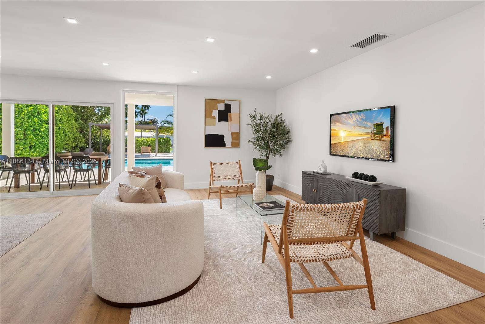 410 S Shore Dr Miami Beach, FL 33141 410 S Shore Dr Miami Beach, FL 33141