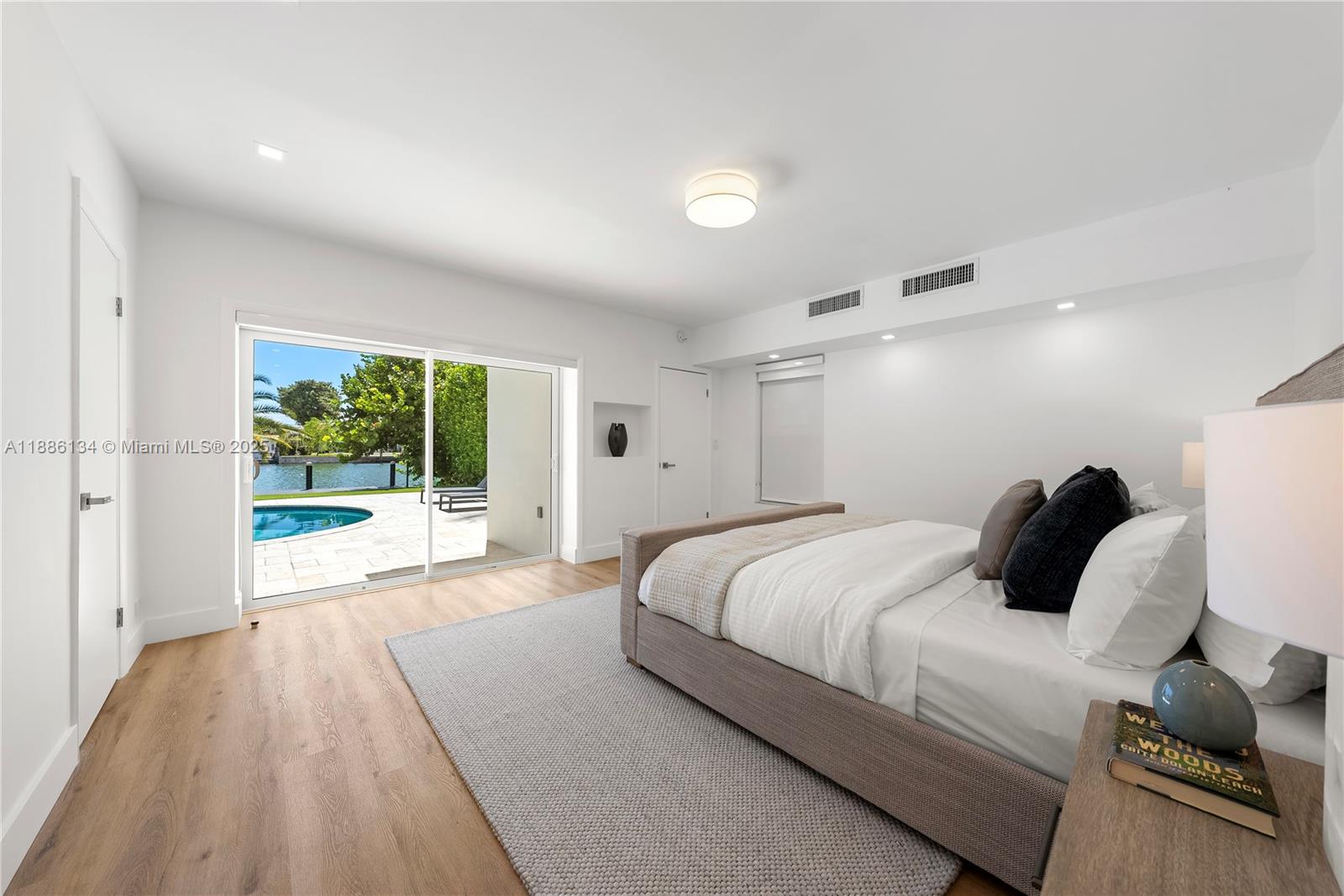 410 S Shore Dr Miami Beach, FL 33141 410 S Shore Dr Miami Beach, FL 33141