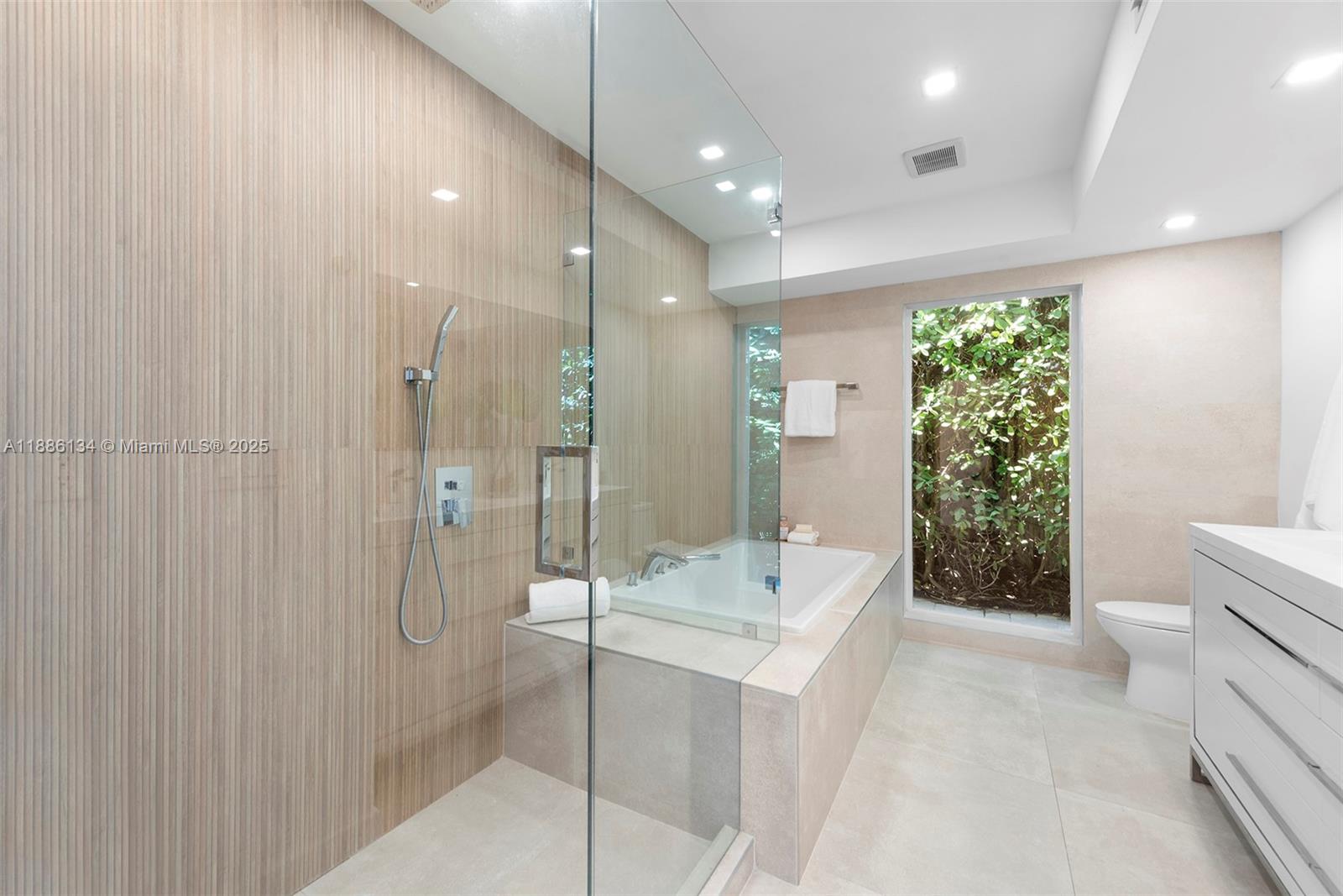 410 S Shore Dr Miami Beach, FL 33141 410 S Shore Dr Miami Beach, FL 33141