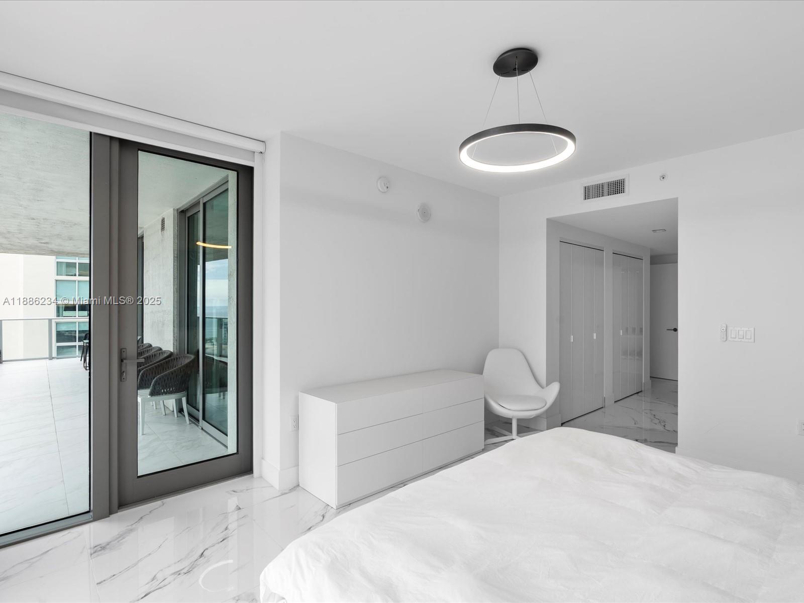 image Parque Towers Condo14