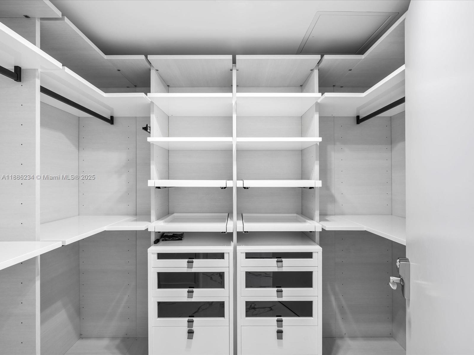 image Parque Towers Condo15