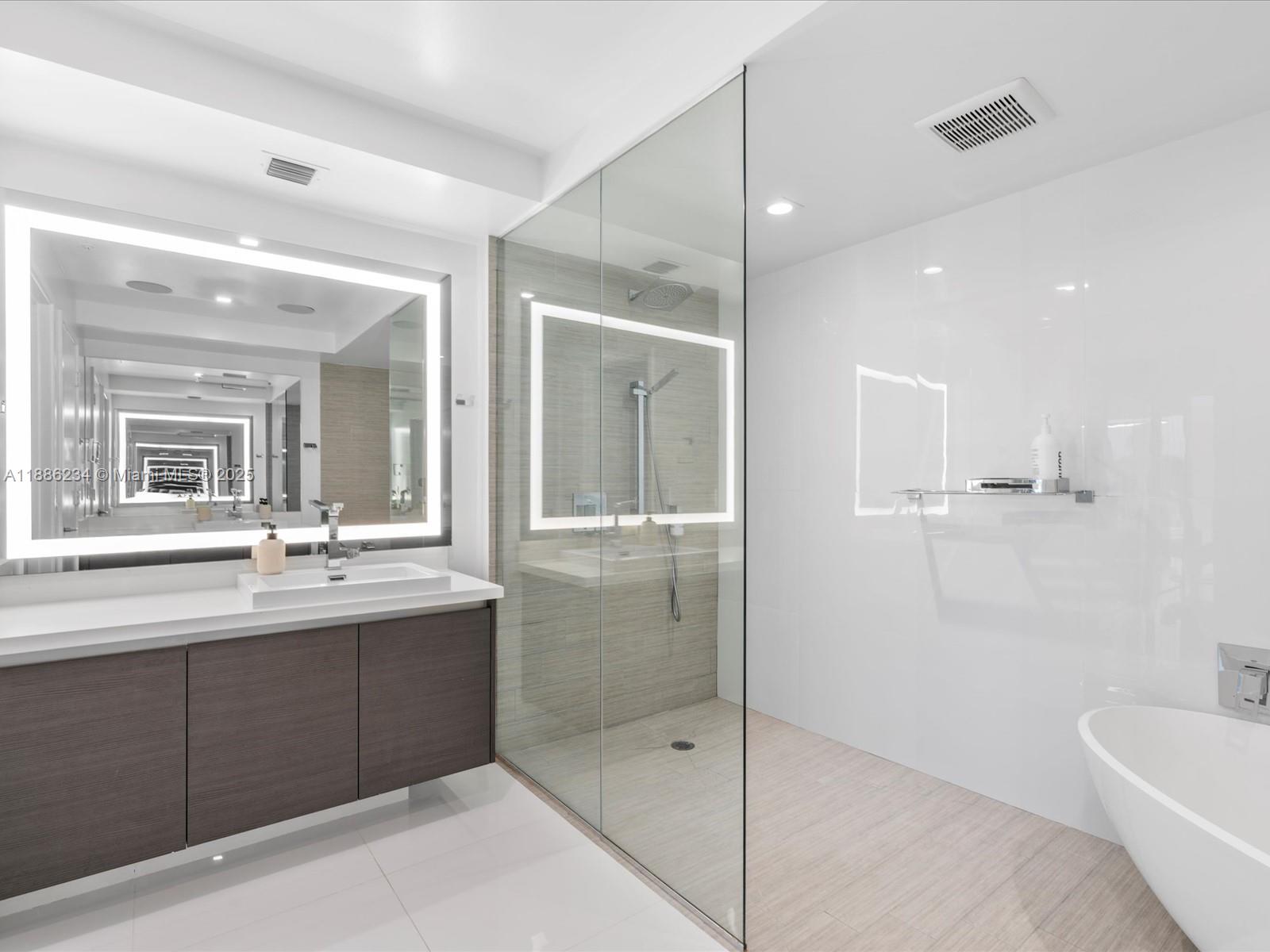 image Parque Towers Condo17