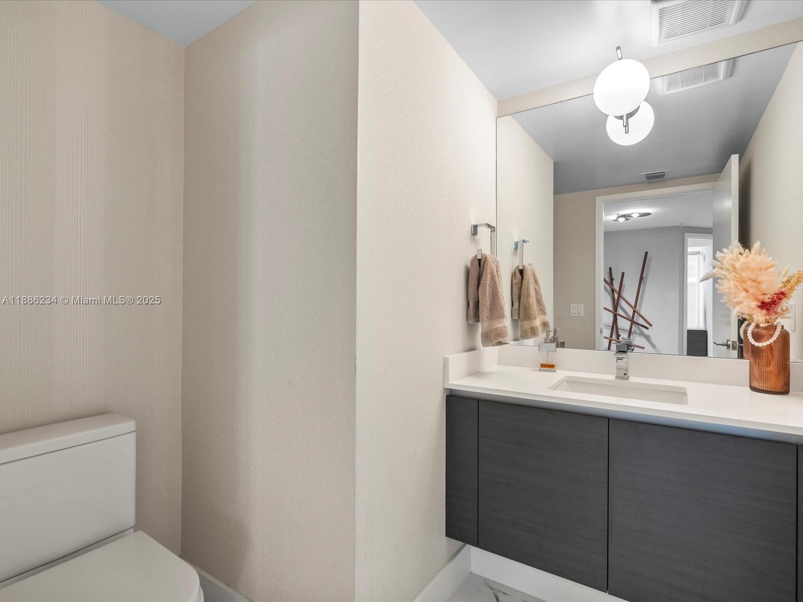 image Parque Towers Condo18