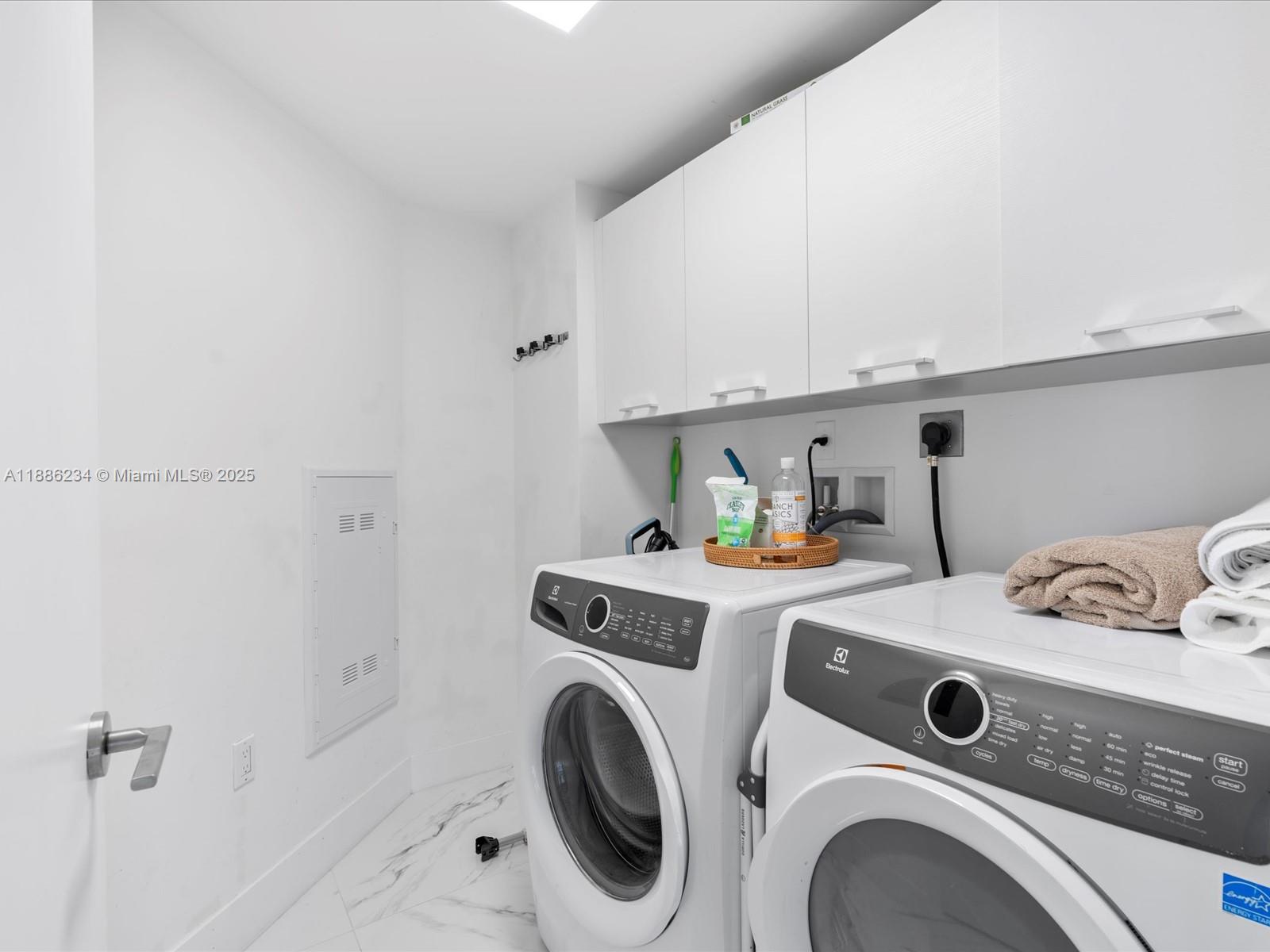 image Parque Towers Condo23