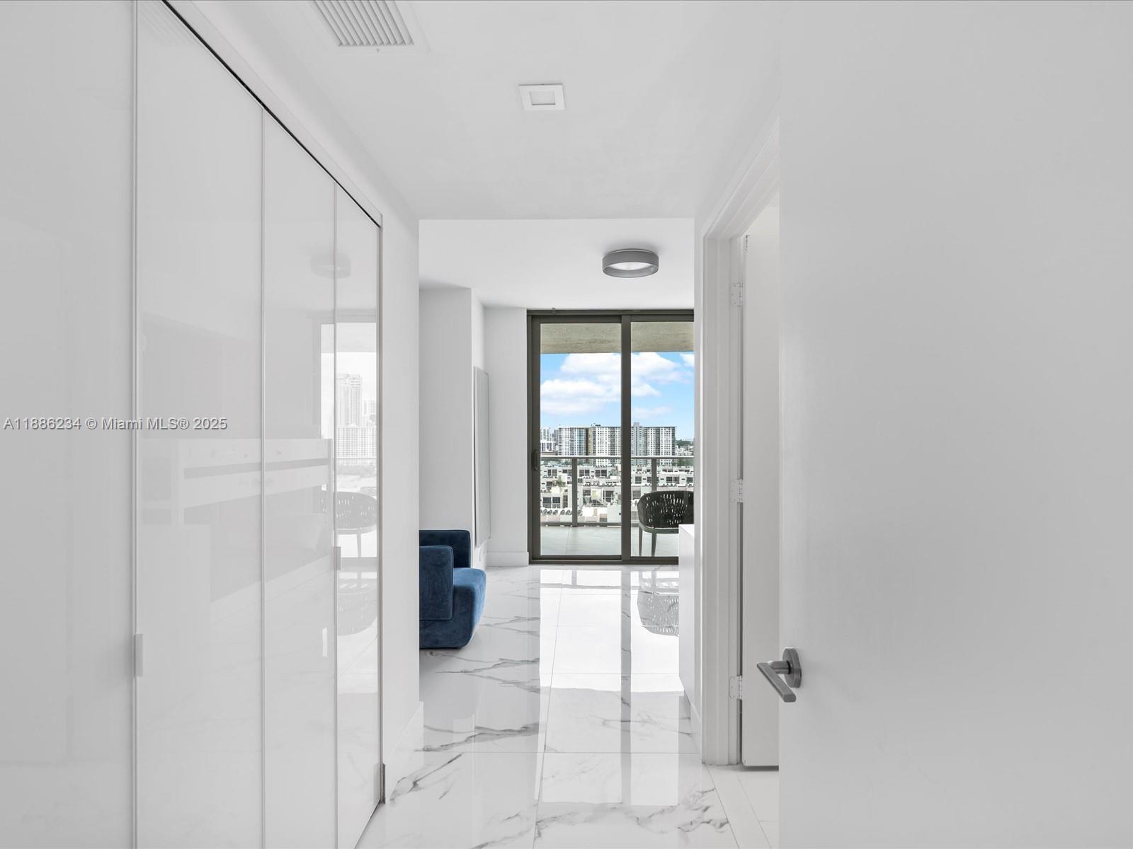 image Parque Towers Condo24
