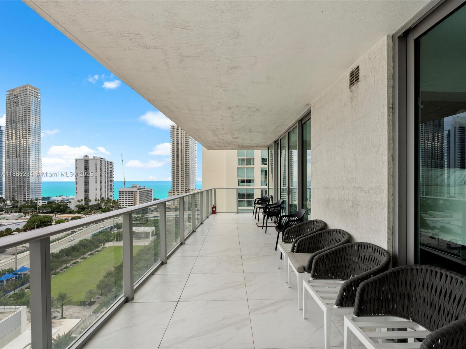 image Parque Towers Condo28