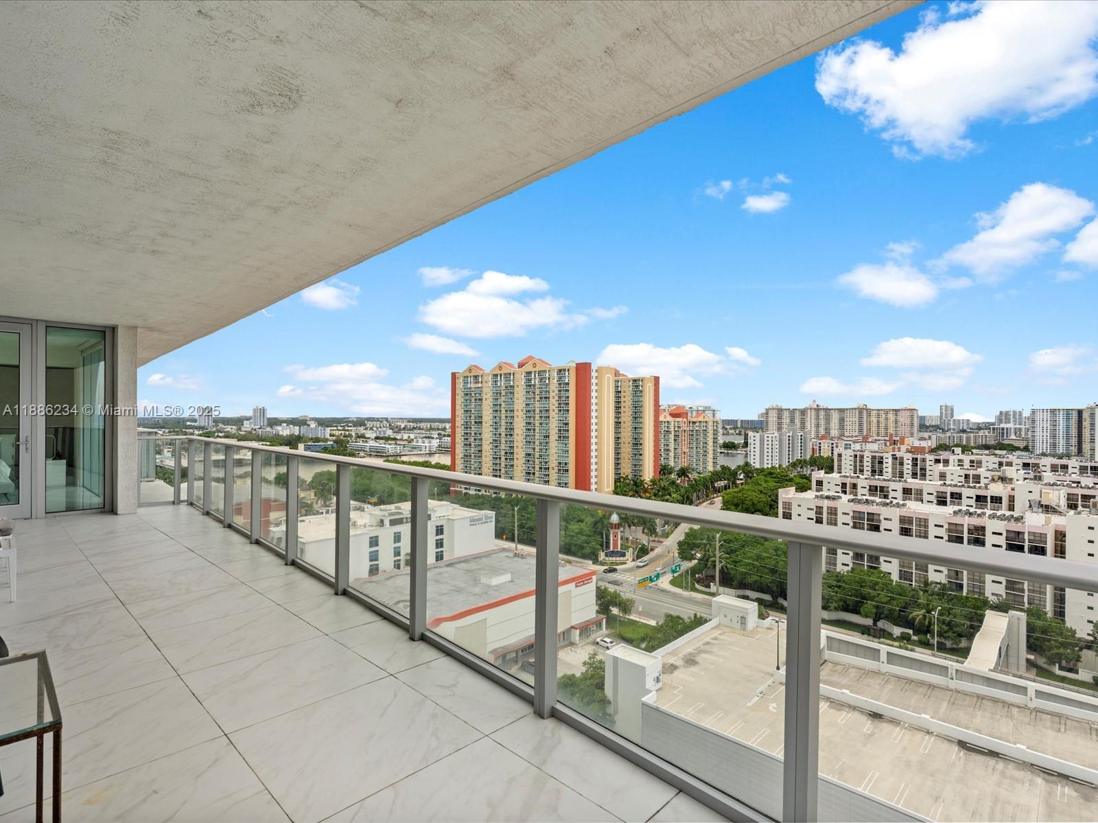 image Parque Towers Condo29
