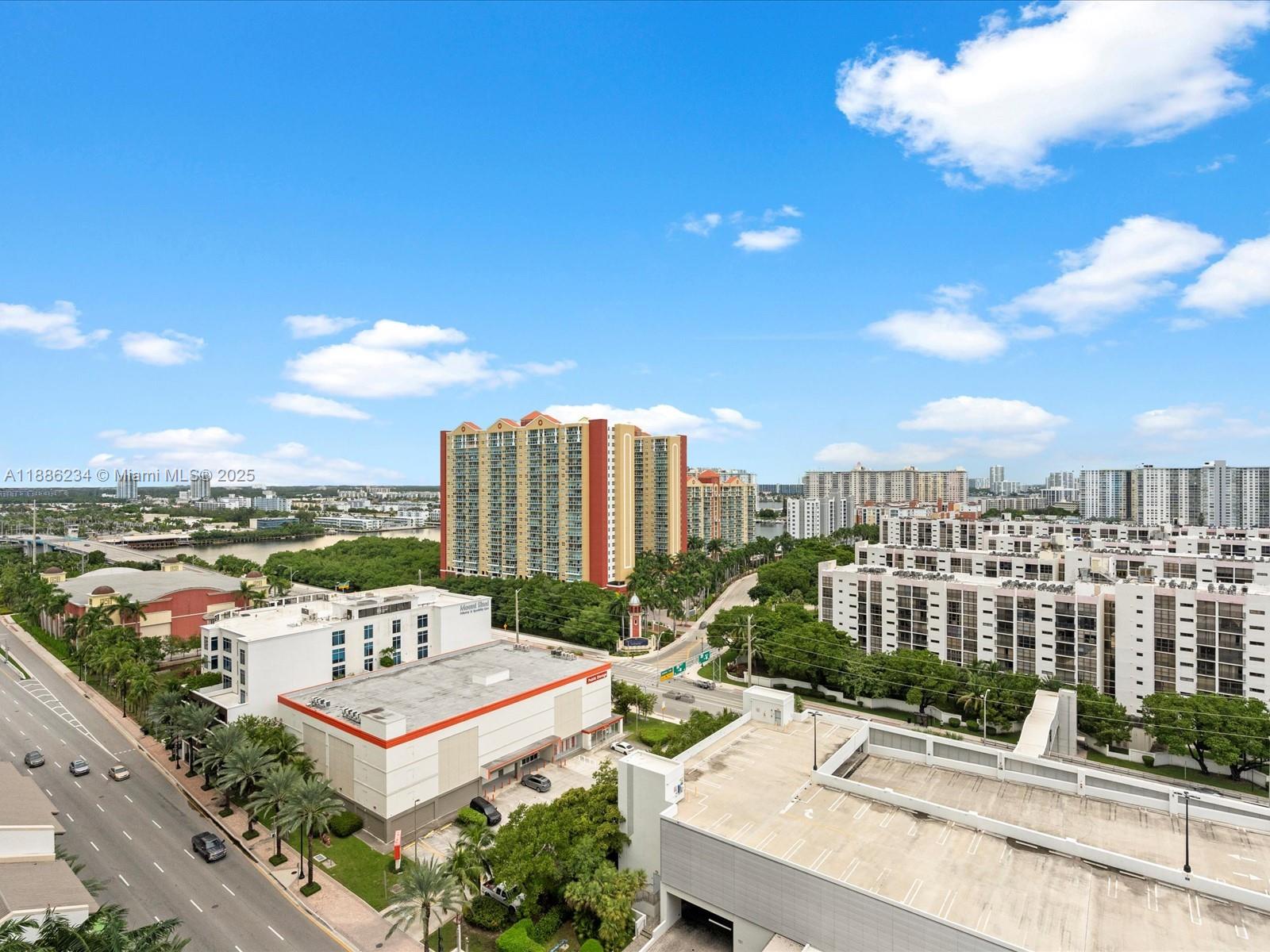 image Parque Towers Condo31