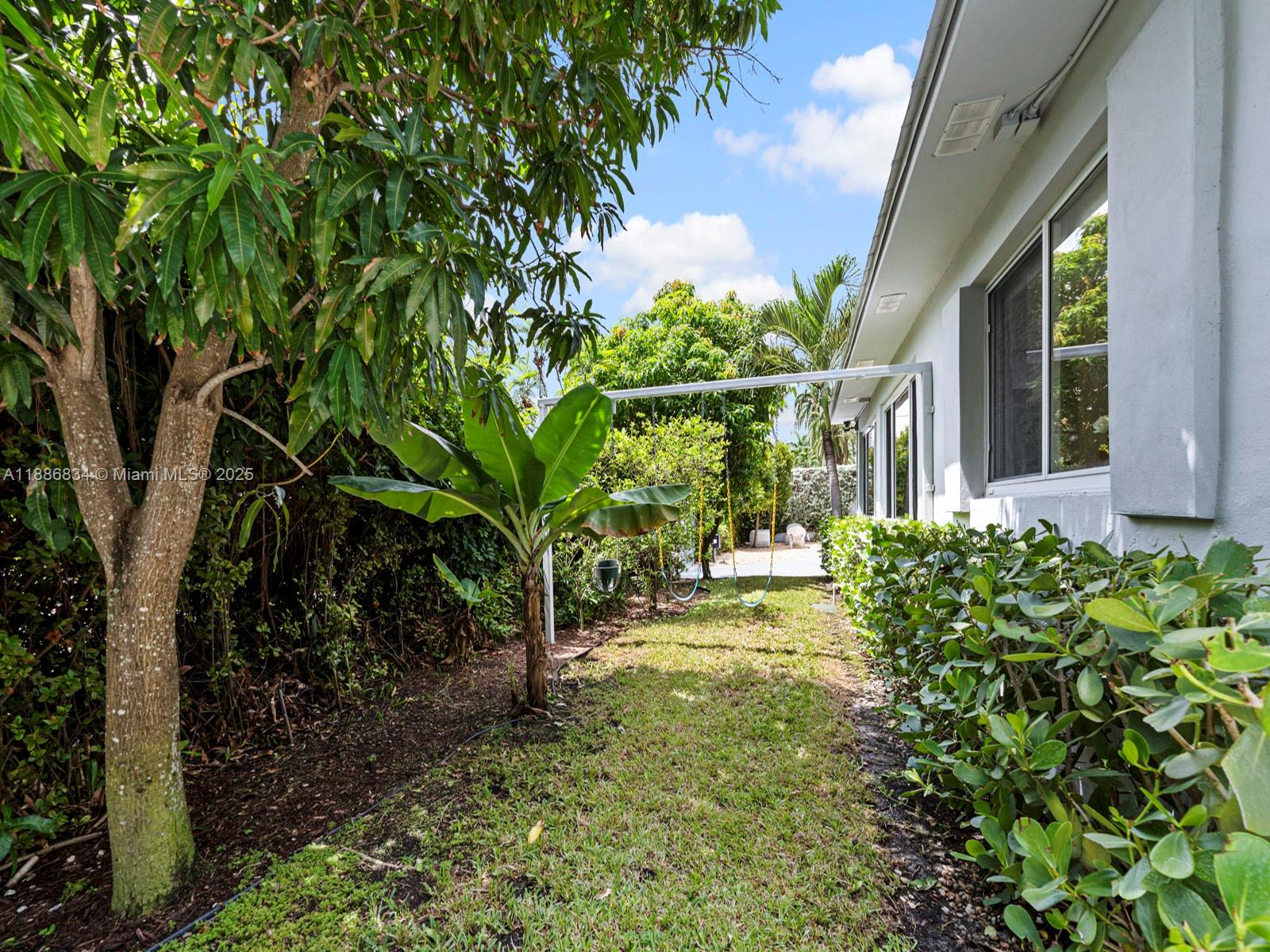 1339 S Venetian Way Miami, FL 33139 1339 S Venetian Way Miami, FL 33139