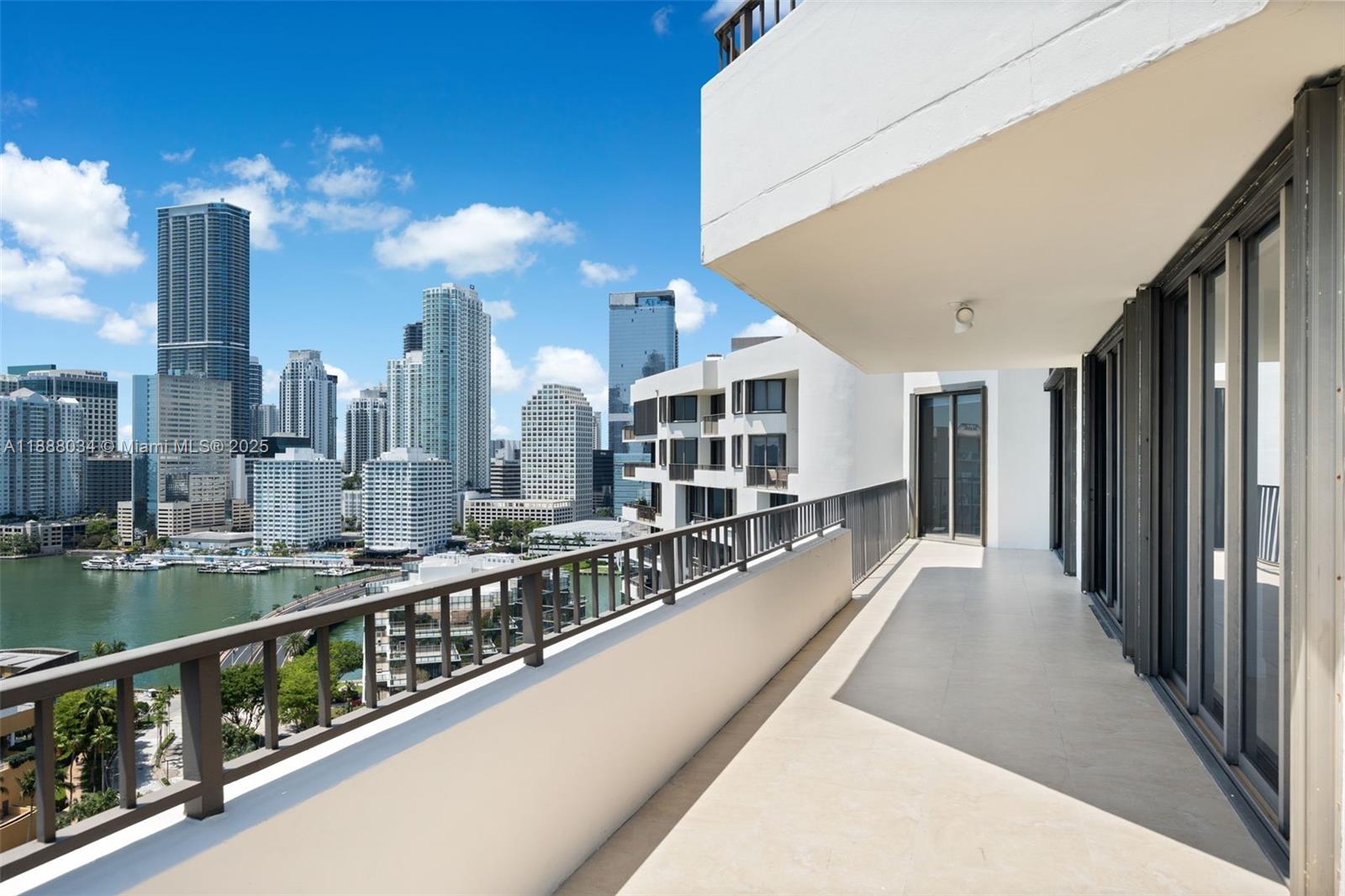 520 Brickell Key Dr #UPH-03 Miami, FL 33131 520 Brickell Key Dr #UPH-03 Miami, FL 33131