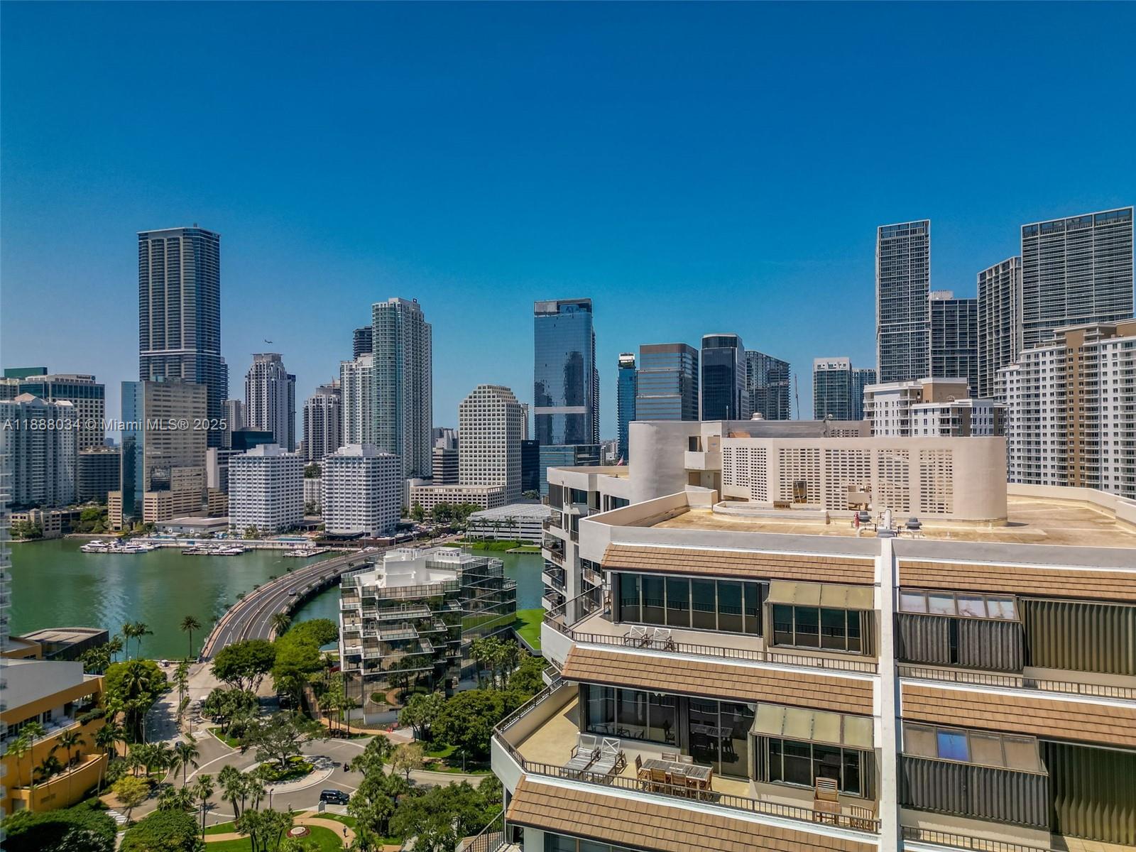 520 Brickell Key Dr #UPH-03 Miami, FL 33131 520 Brickell Key Dr #UPH-03 Miami, FL 33131