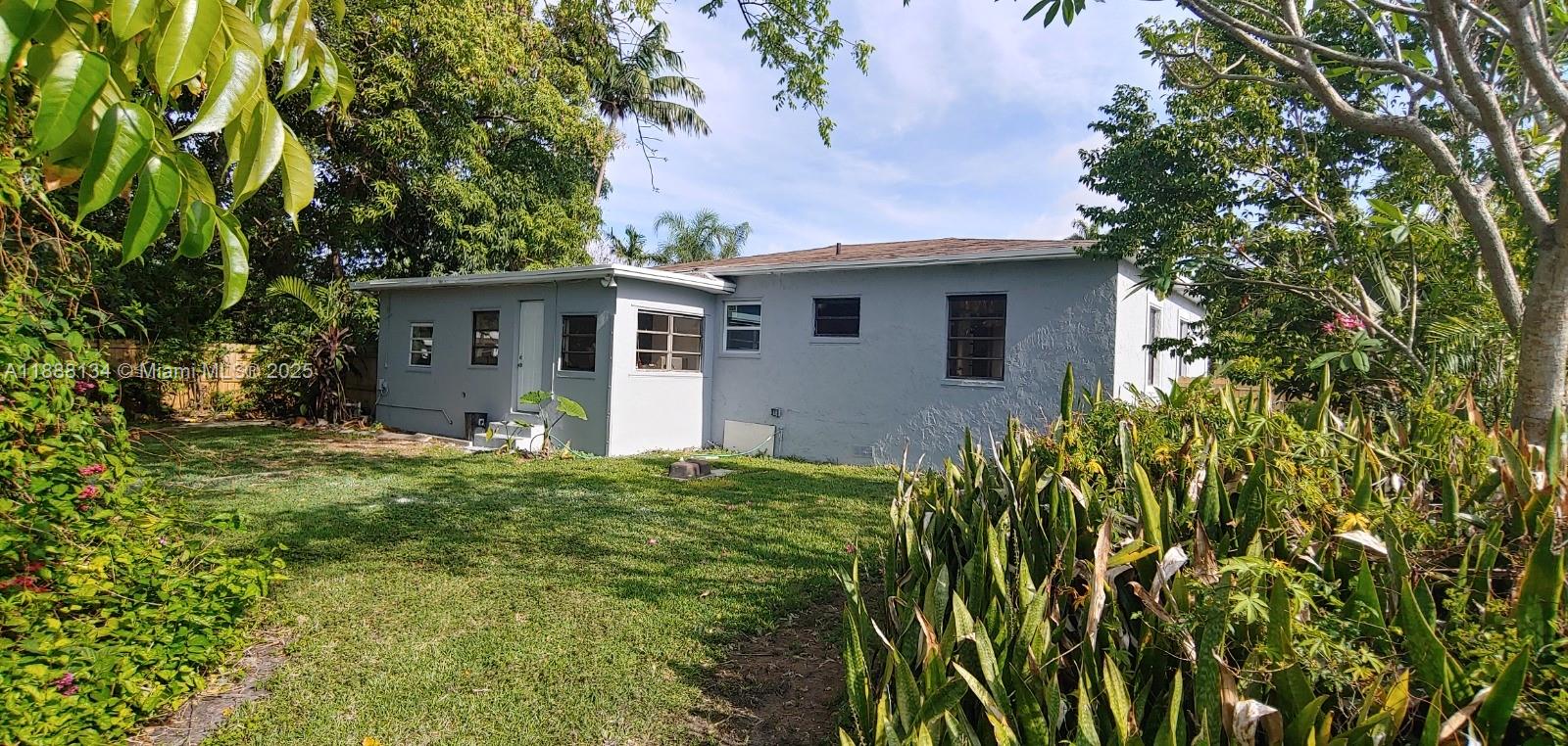 5770 SW 62nd Ter