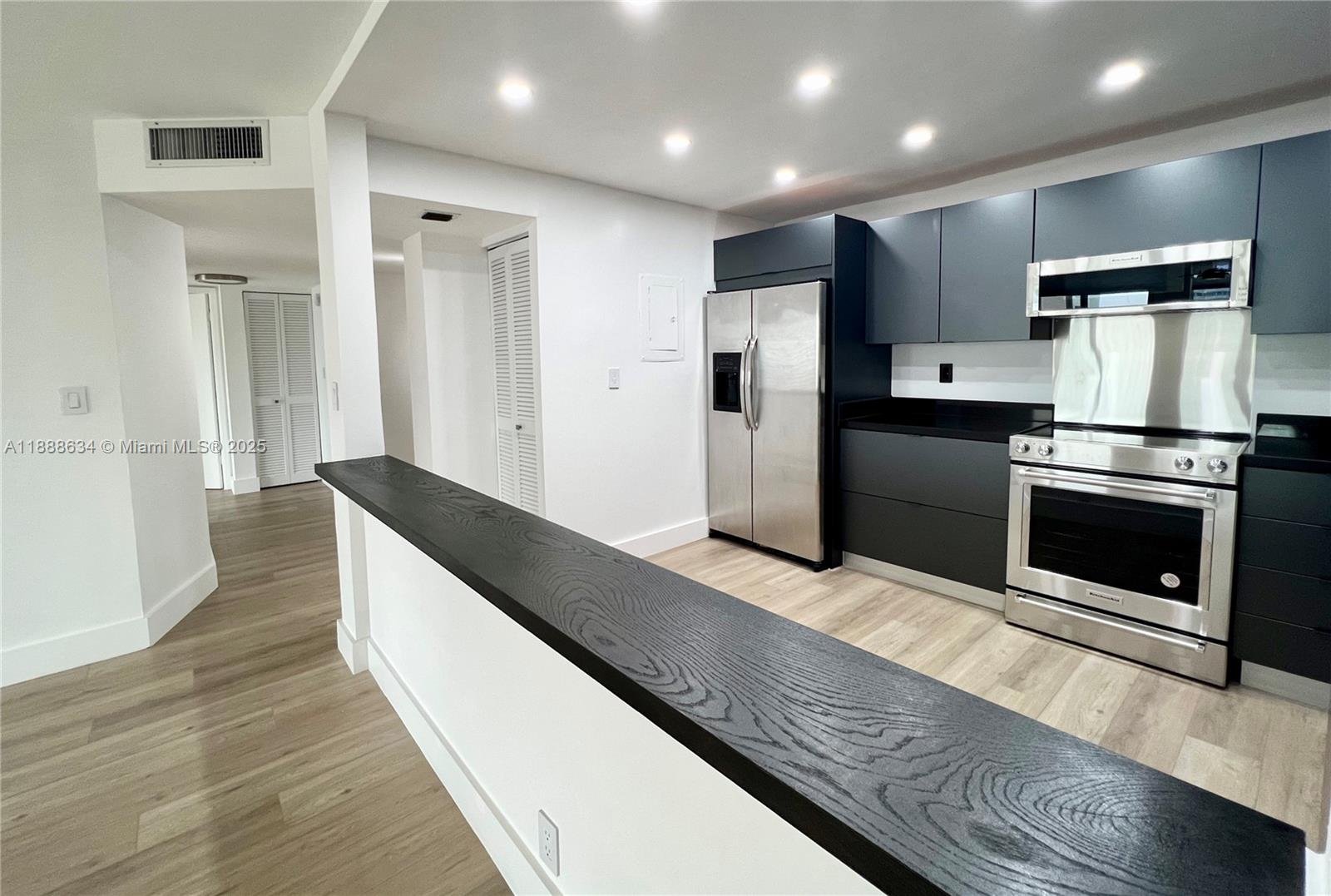 1901 Brickell Ave #B1613
