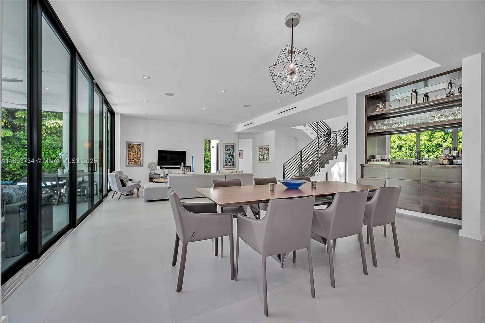 5921 SW 87th St South Miami, FL 33143