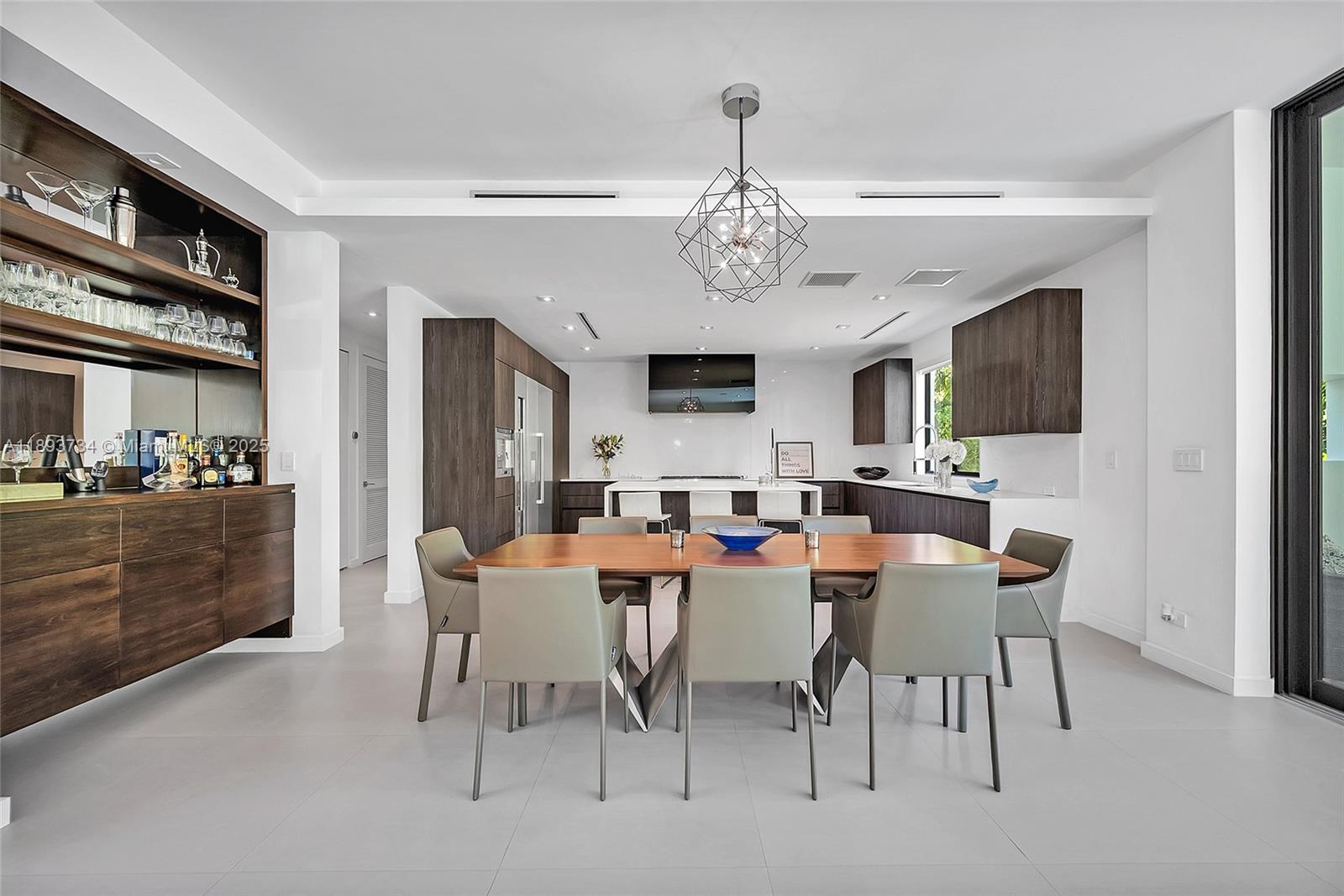 5921 SW 87th St South Miami, FL 33143