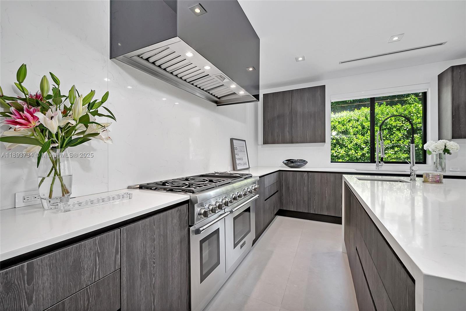 5921 SW 87th St South Miami, FL 33143