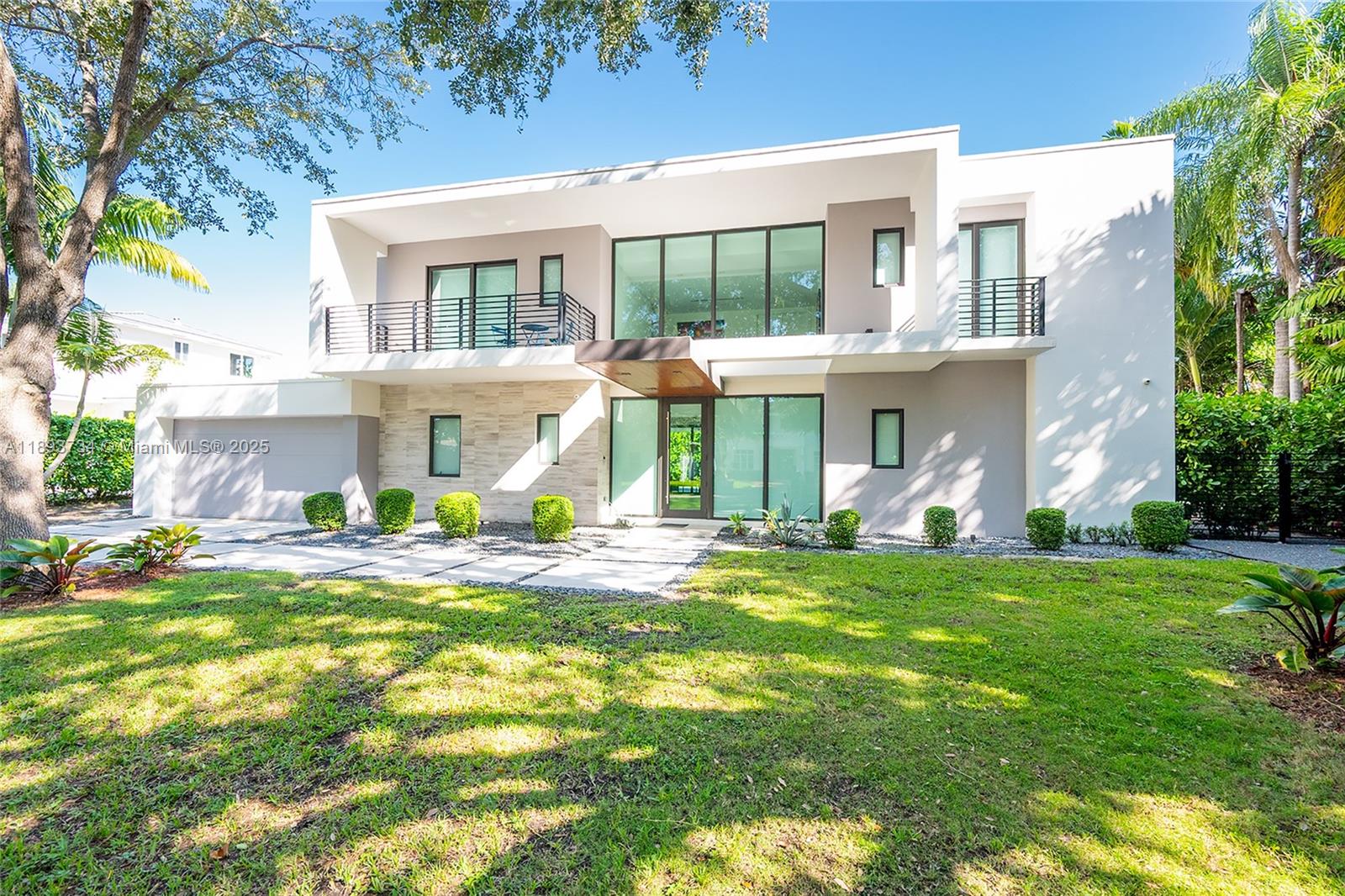 5921 SW 87th St South Miami, FL 33143