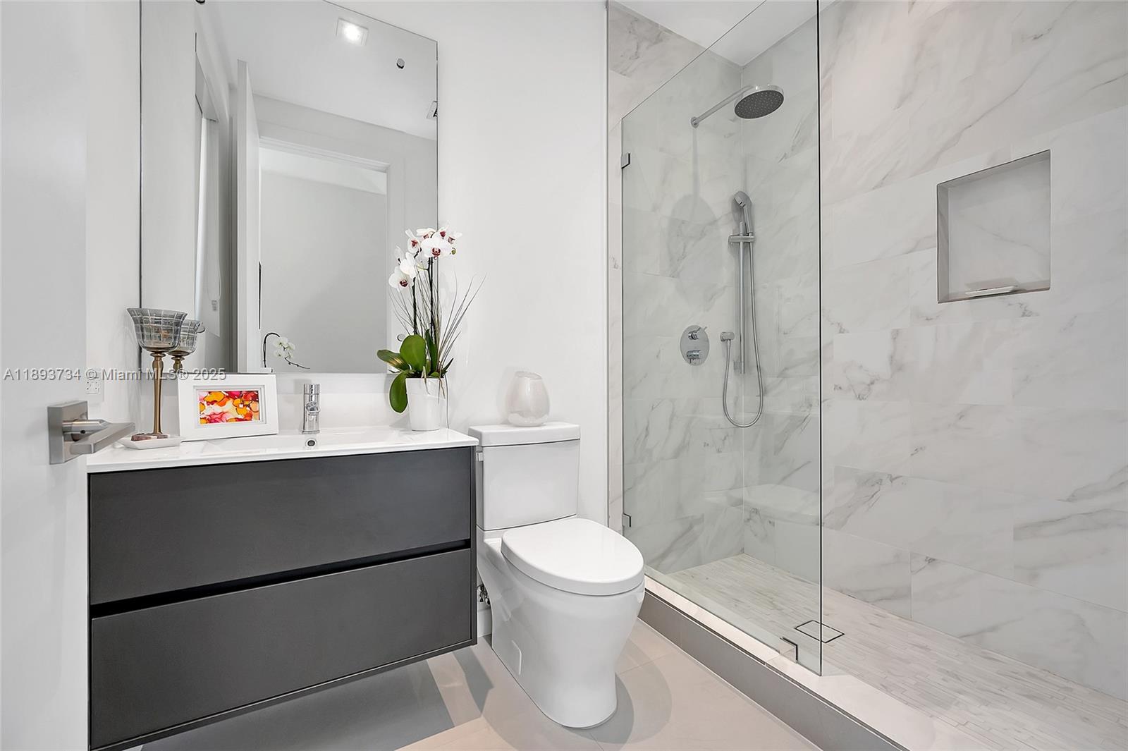 5921 SW 87th St South Miami, FL 33143