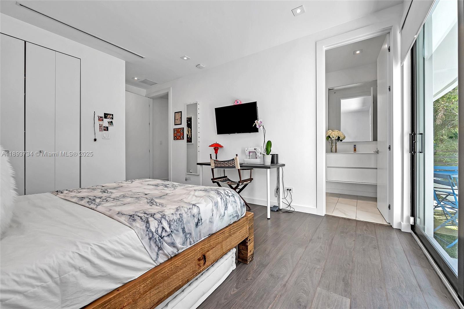 5921 SW 87th St South Miami, FL 33143