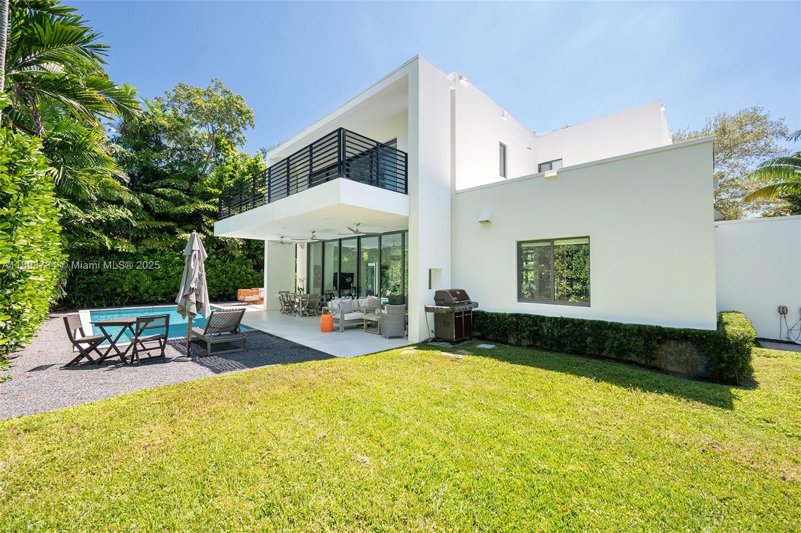 5921 SW 87th St South Miami, FL 33143