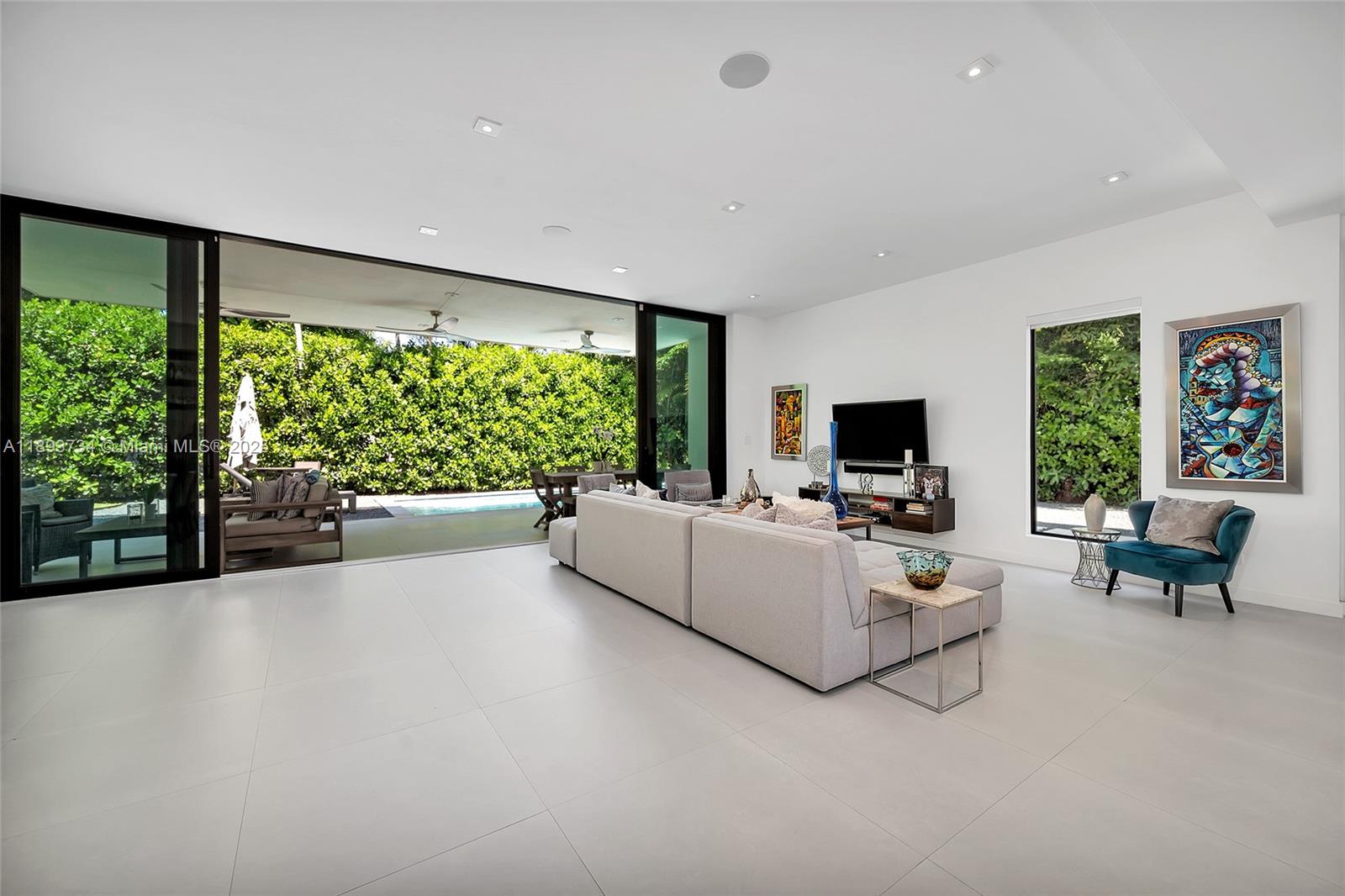 5921 SW 87th St South Miami, FL 33143