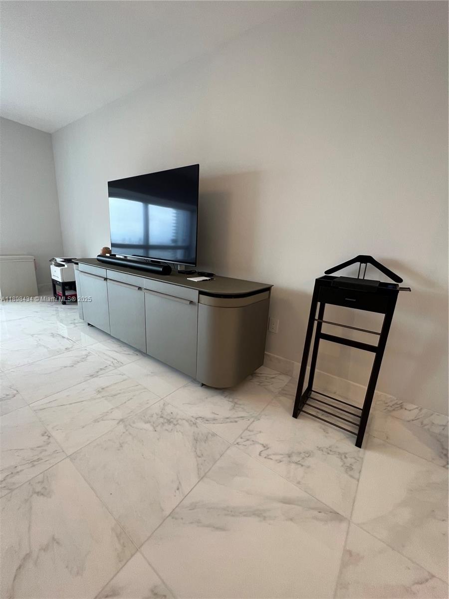 1435 Brickell Ave #3307 Miami, FL 33131