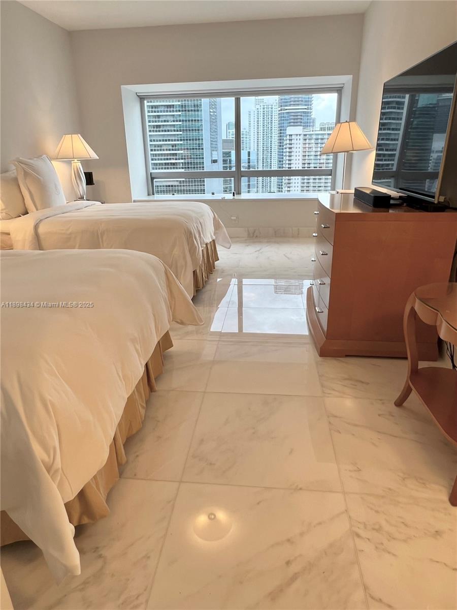 1435 Brickell Ave #3307 Miami, FL 33131