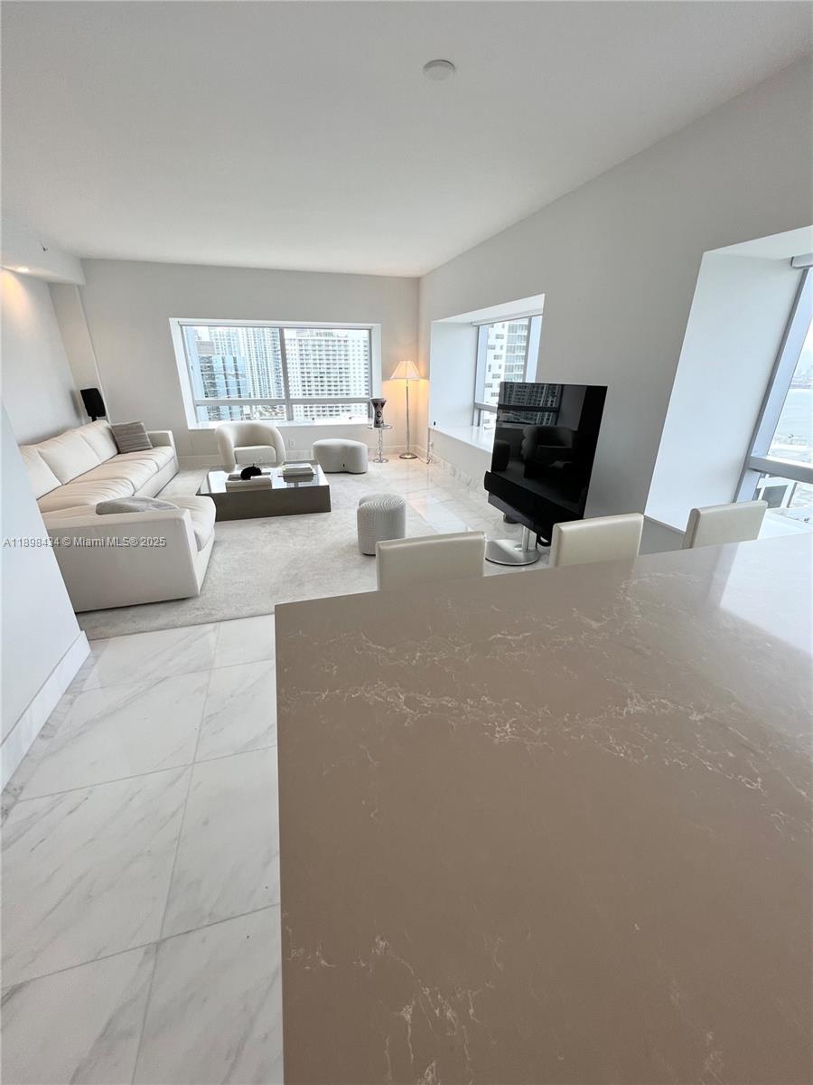 1435 Brickell Ave #3307 Miami, FL 33131