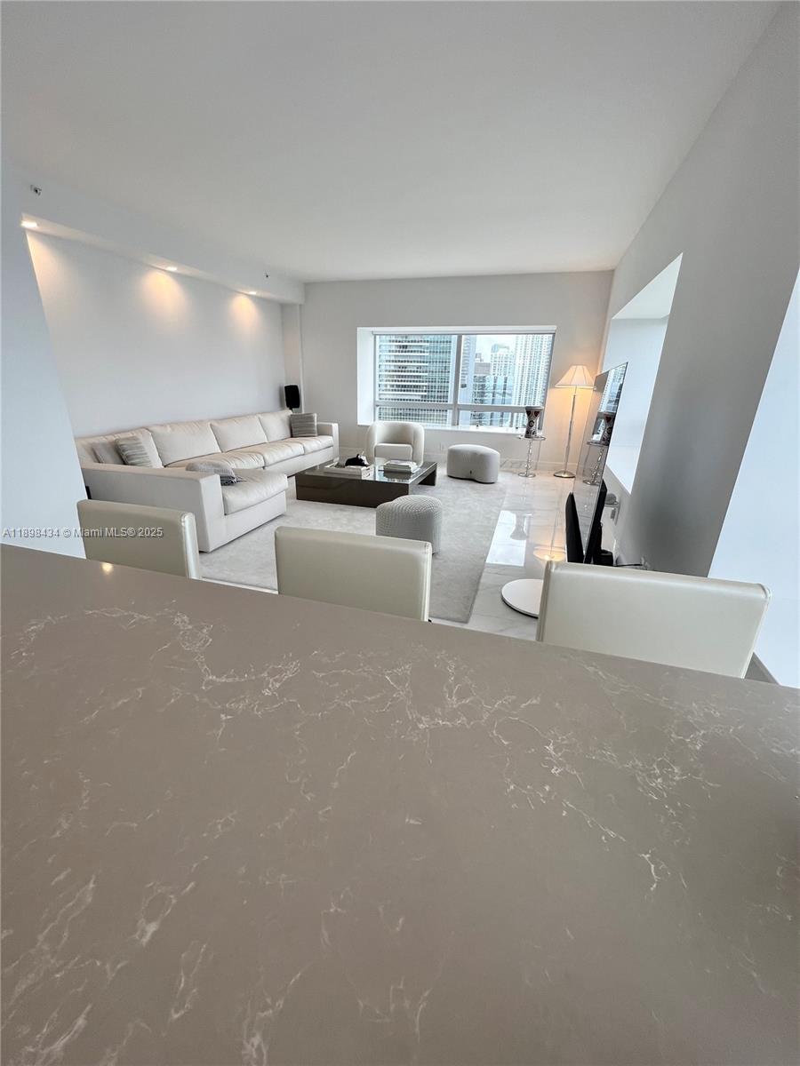 1435 Brickell Ave #3307 Miami, FL 33131