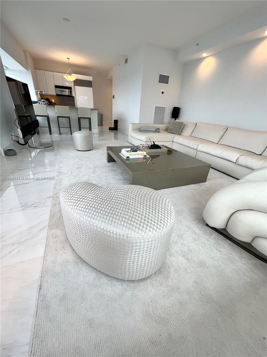 1435 Brickell Ave #3307 Miami, FL 33131