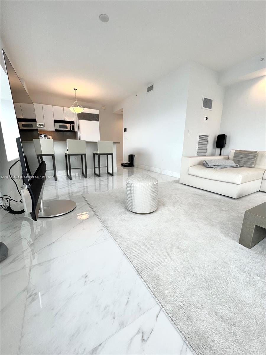 1435 Brickell Ave #3307 Miami, FL 33131