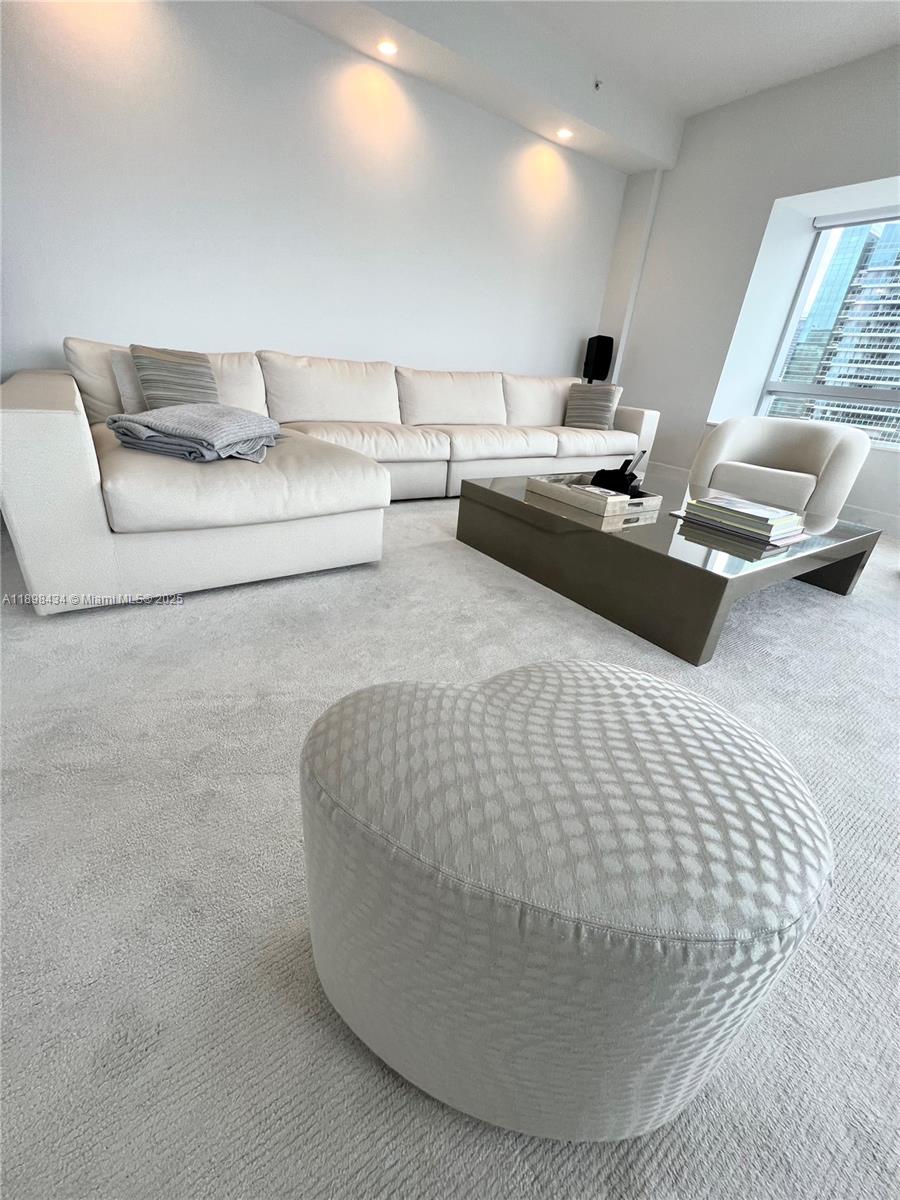 1435 Brickell Ave #3307 Miami, FL 33131