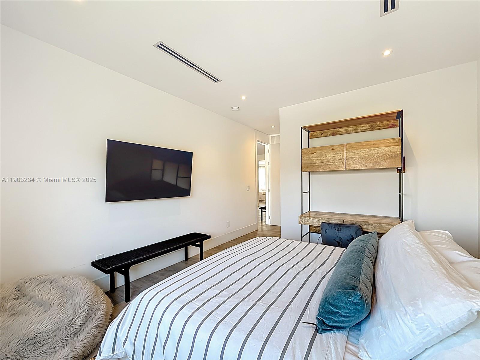 Undisclosed Address Key Biscayne, FL 33149