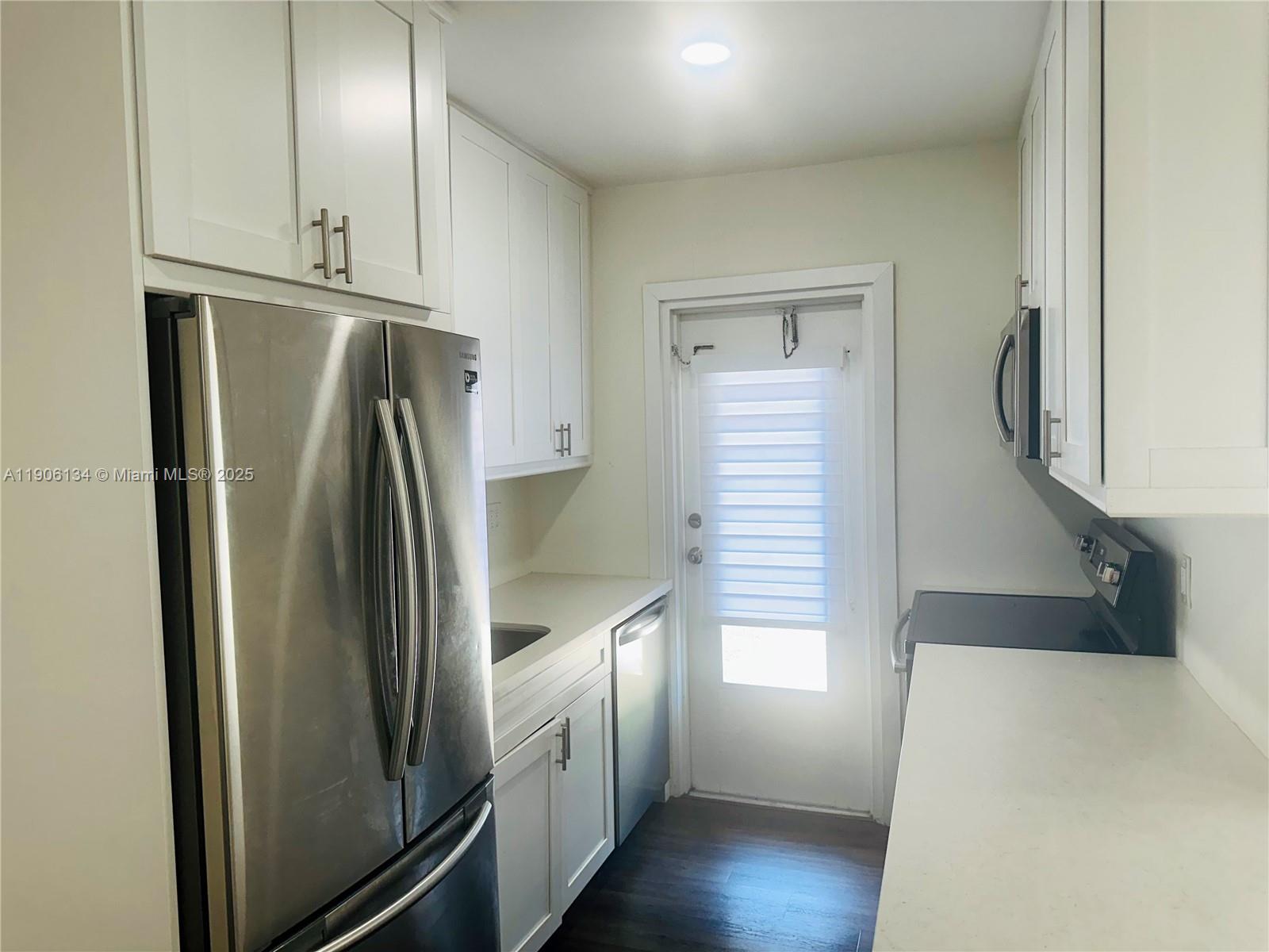 95 Edgewater Dr #107 Coral Gables, FL 33133