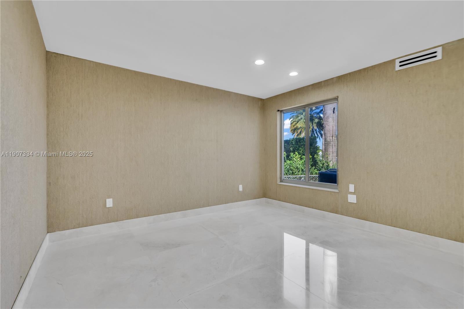 2089 NE 121st Rd North Miami, FL 33181