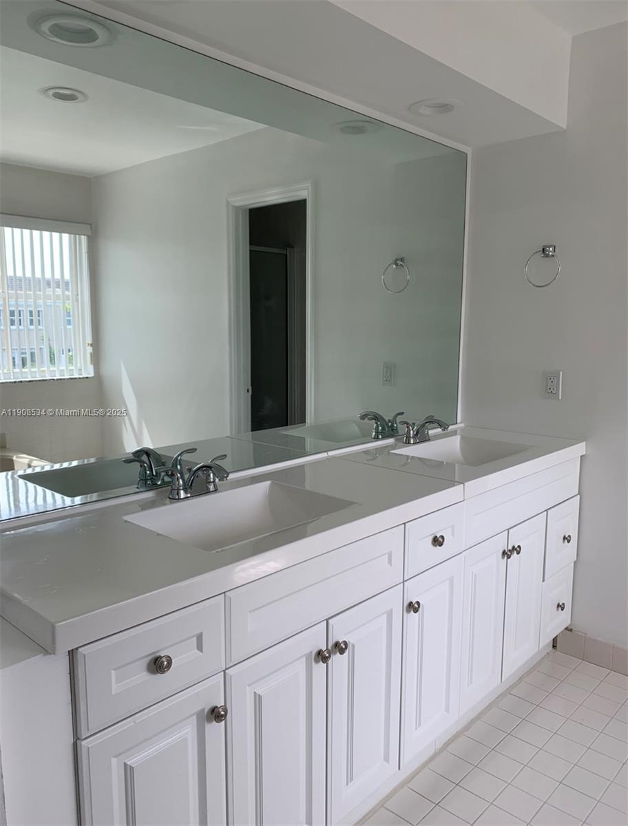 6950 SW 55th Ter #E Miami, FL 33155