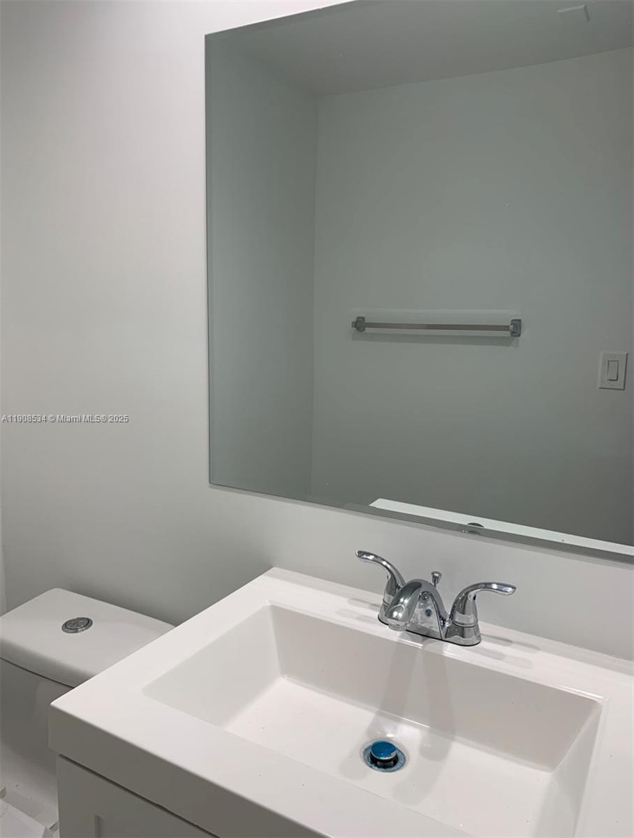 6950 SW 55th Ter #E Miami, FL 33155