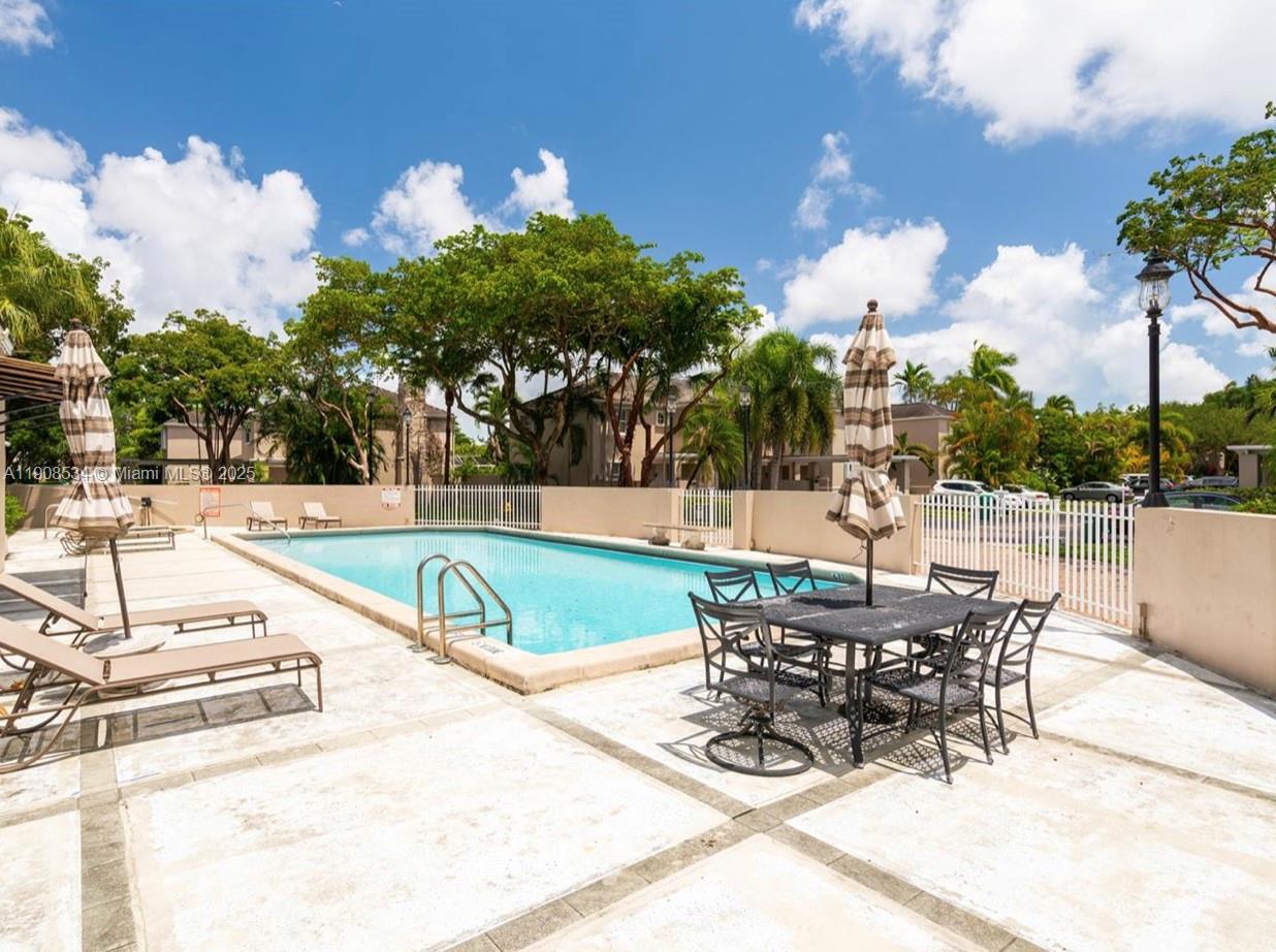 6950 SW 55th Ter #E Miami, FL 33155