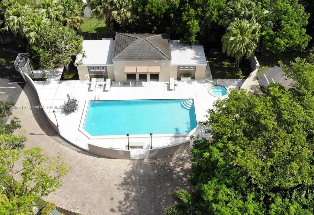 6950 SW 55th Ter #E Miami, FL 33155