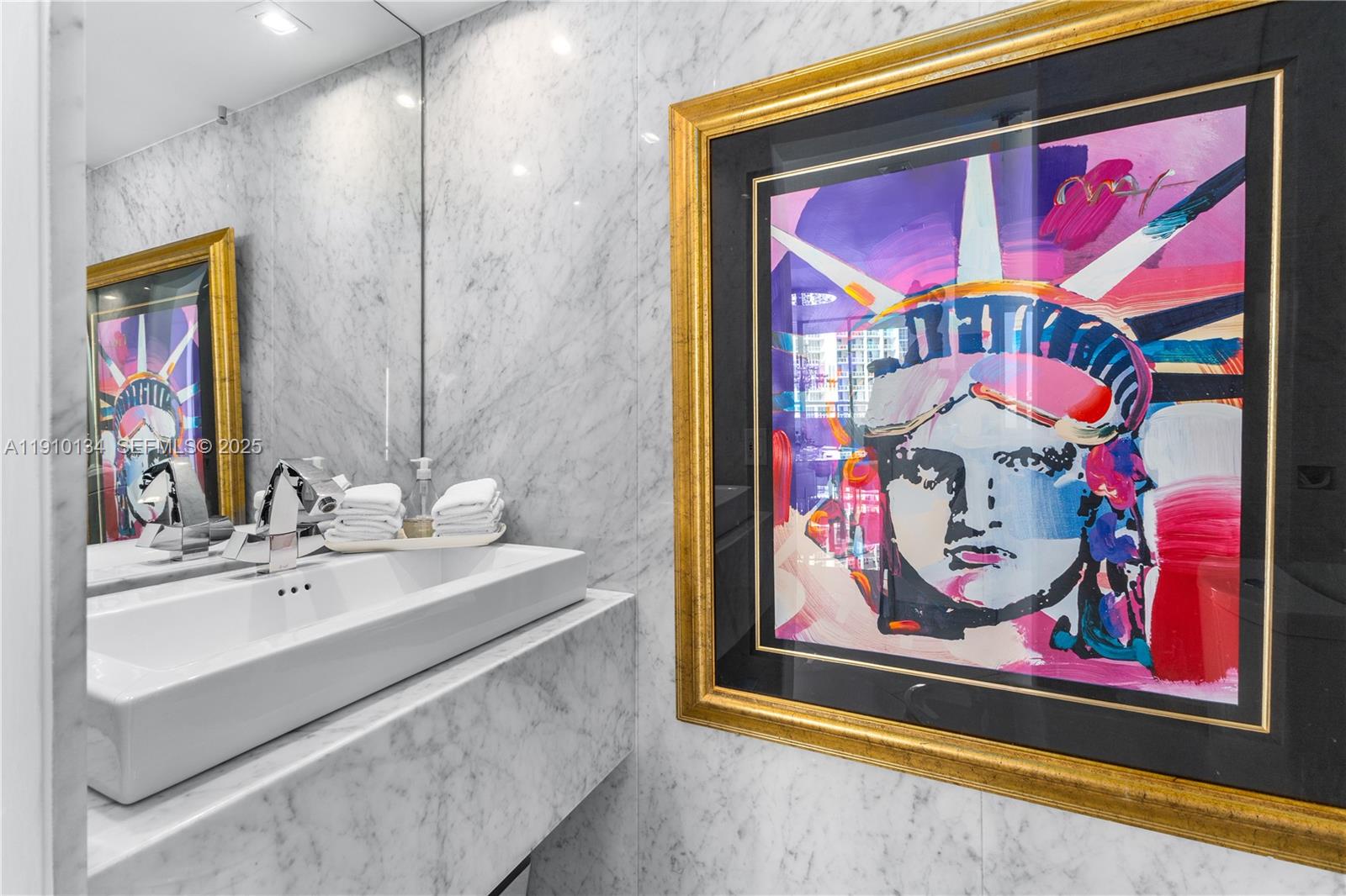 image South Pointe Towers28